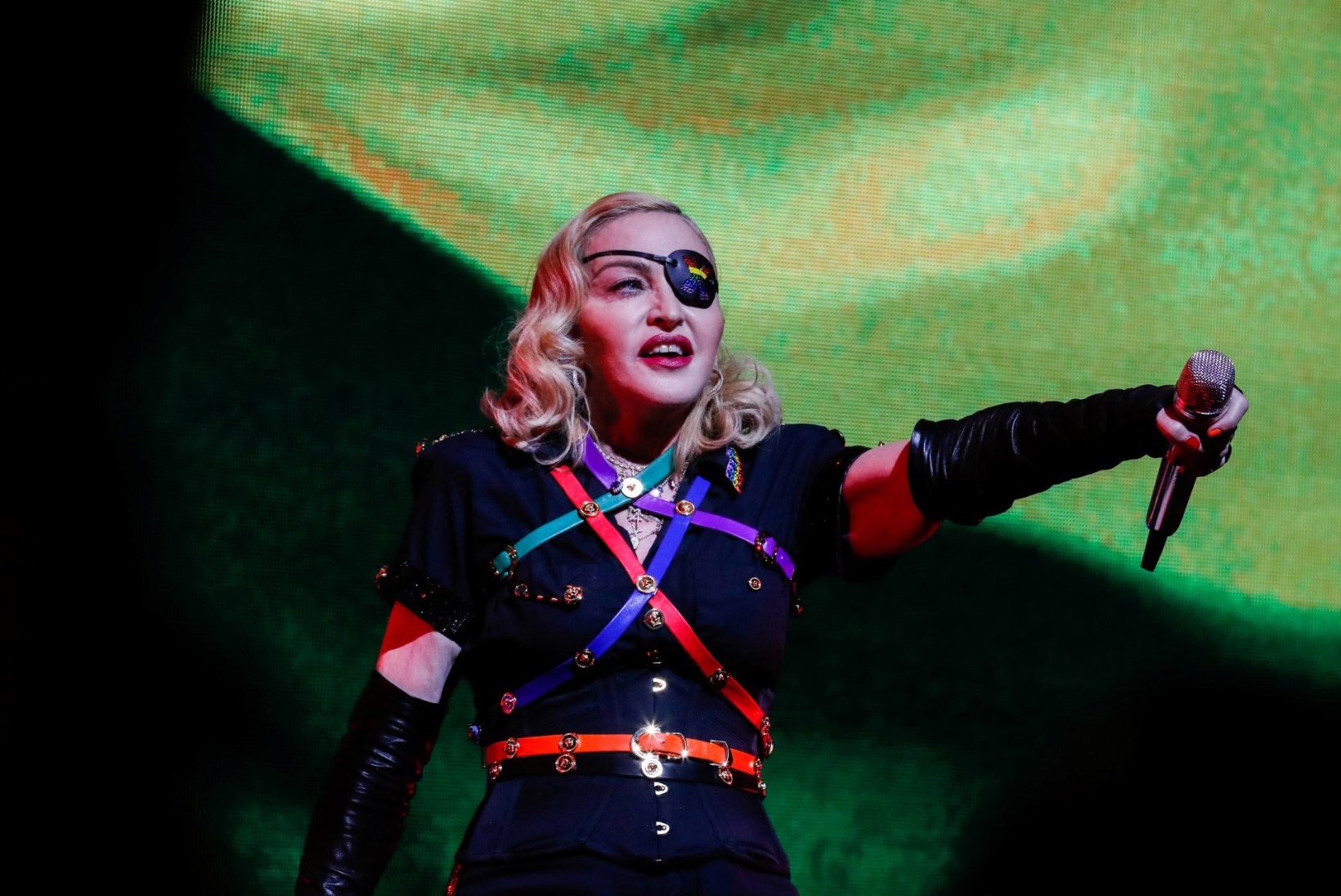 TERVIS TUKSIS! Madonna: olen viimased kaks päeva veetnud arstide hoole all