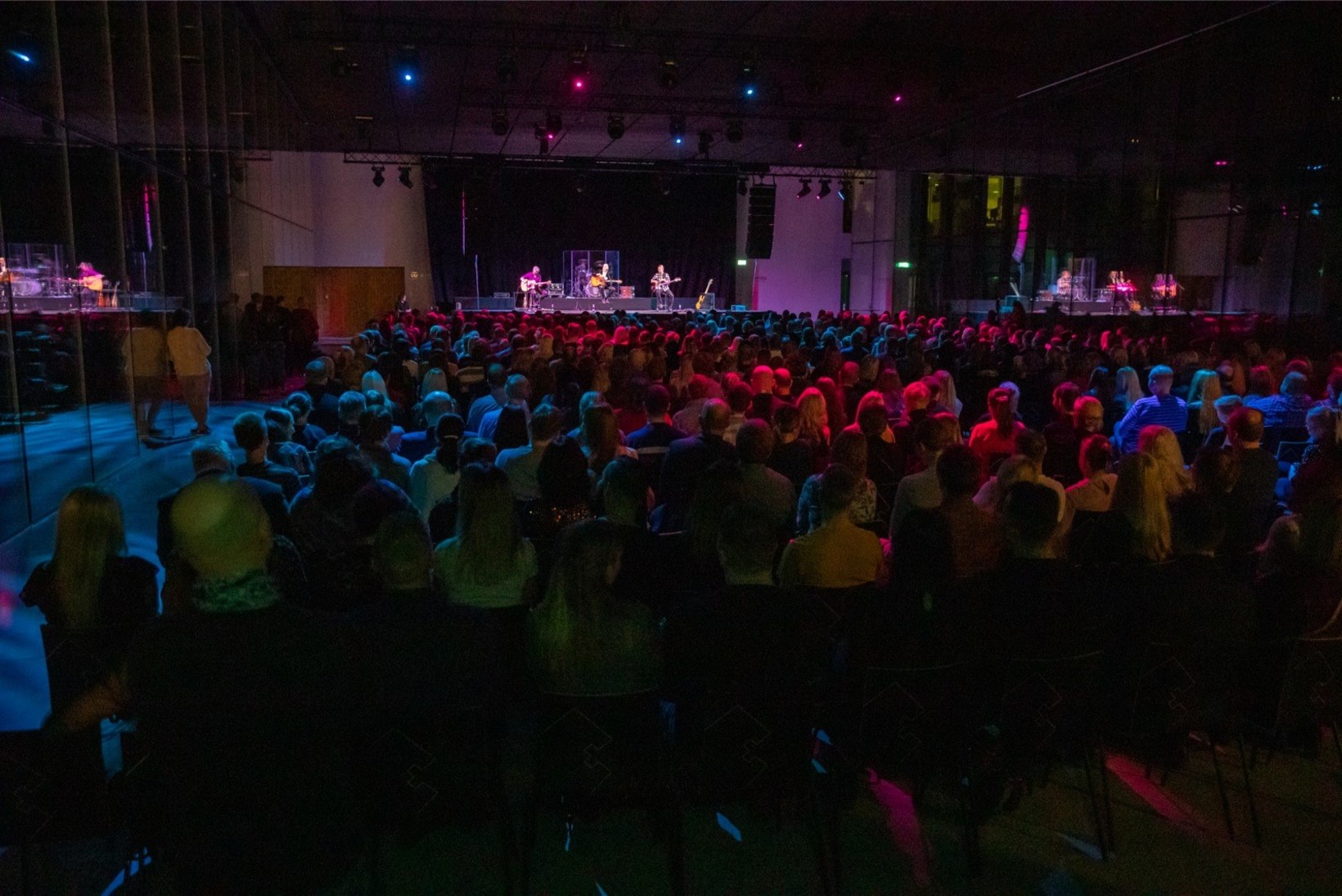 GALERII | Terminaator andis ERMis võimsa aastalõpukontserdi täismaja publikule