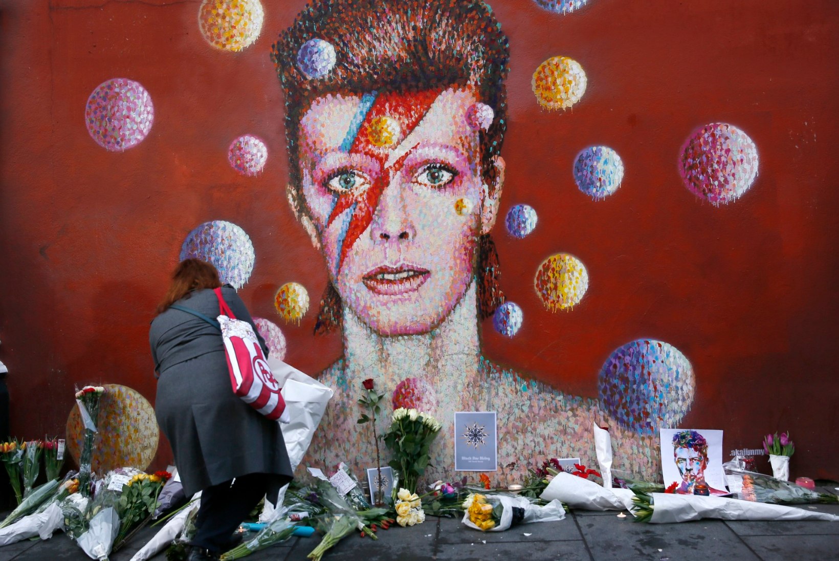 Bowie poeg ei luba isa eluloofilmis tema muusikat kasutada