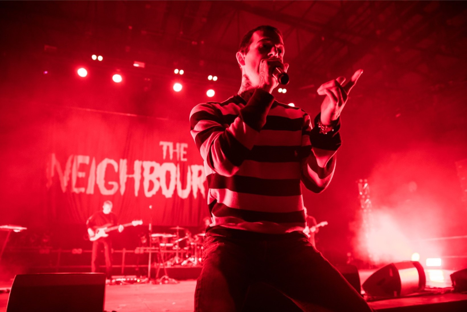 GALERII | Ameerika rokkbänd The Neighbourhood täitis Saku suurhalli romantikutest fännidega