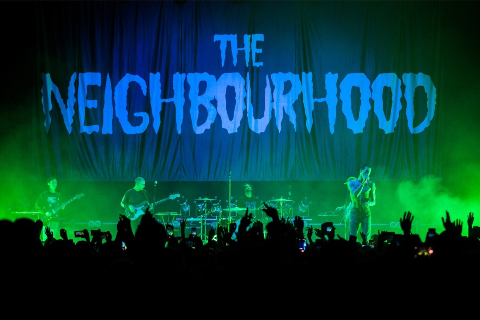 GALERII | Ameerika rokkbänd The Neighbourhood täitis Saku suurhalli romantikutest fännidega