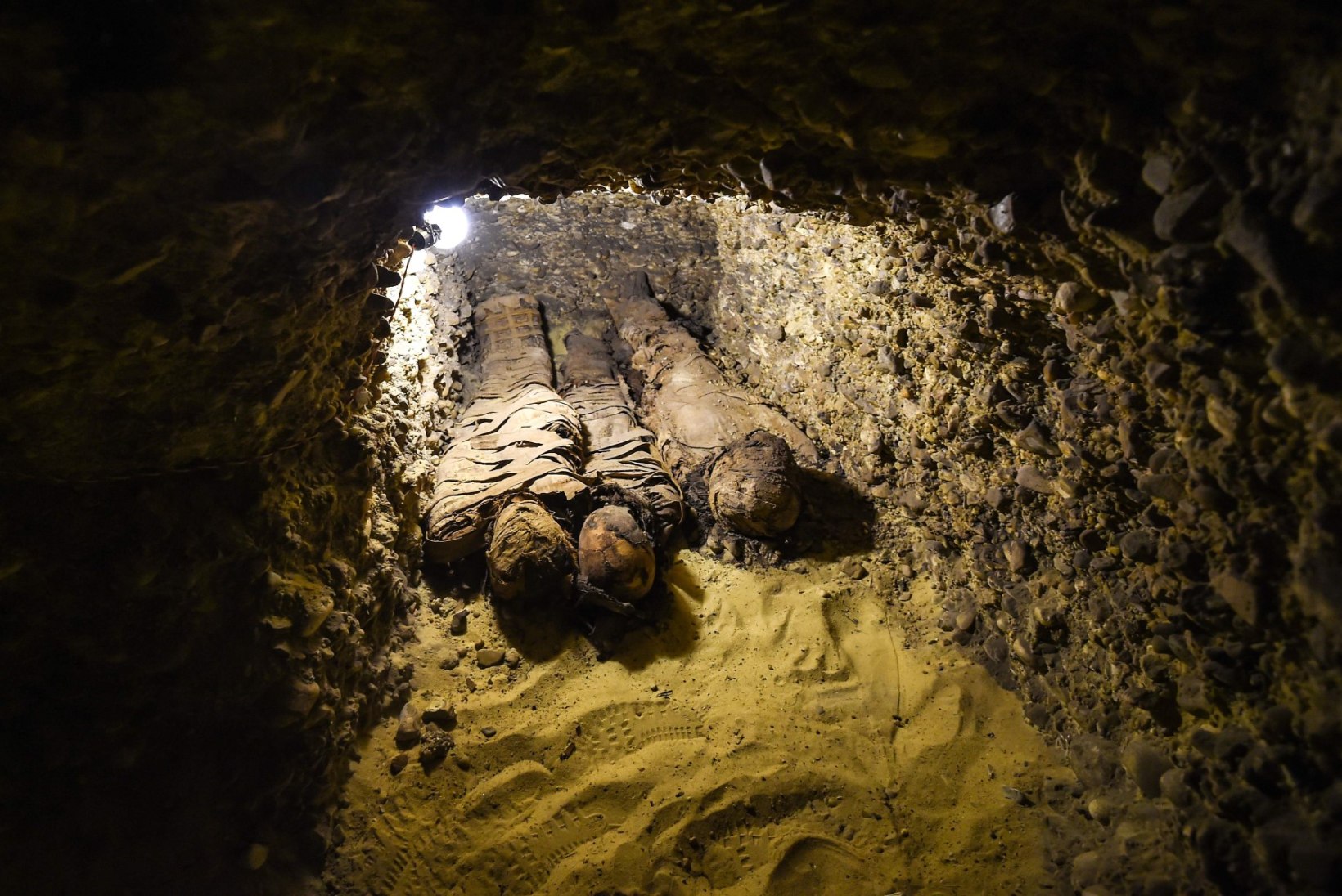 FOTOD | Egiptuse hauakambrist avastati 40 muumiat