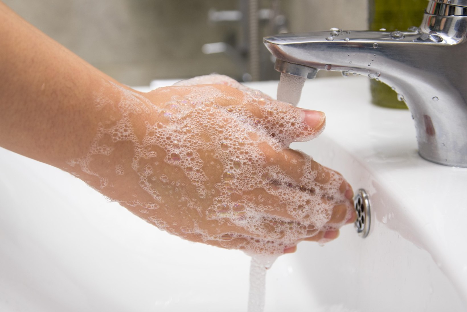 HOIDU BAKTERITEST JA HAIGUSTEST! Millega on kõige õigem käsi kuivatada?