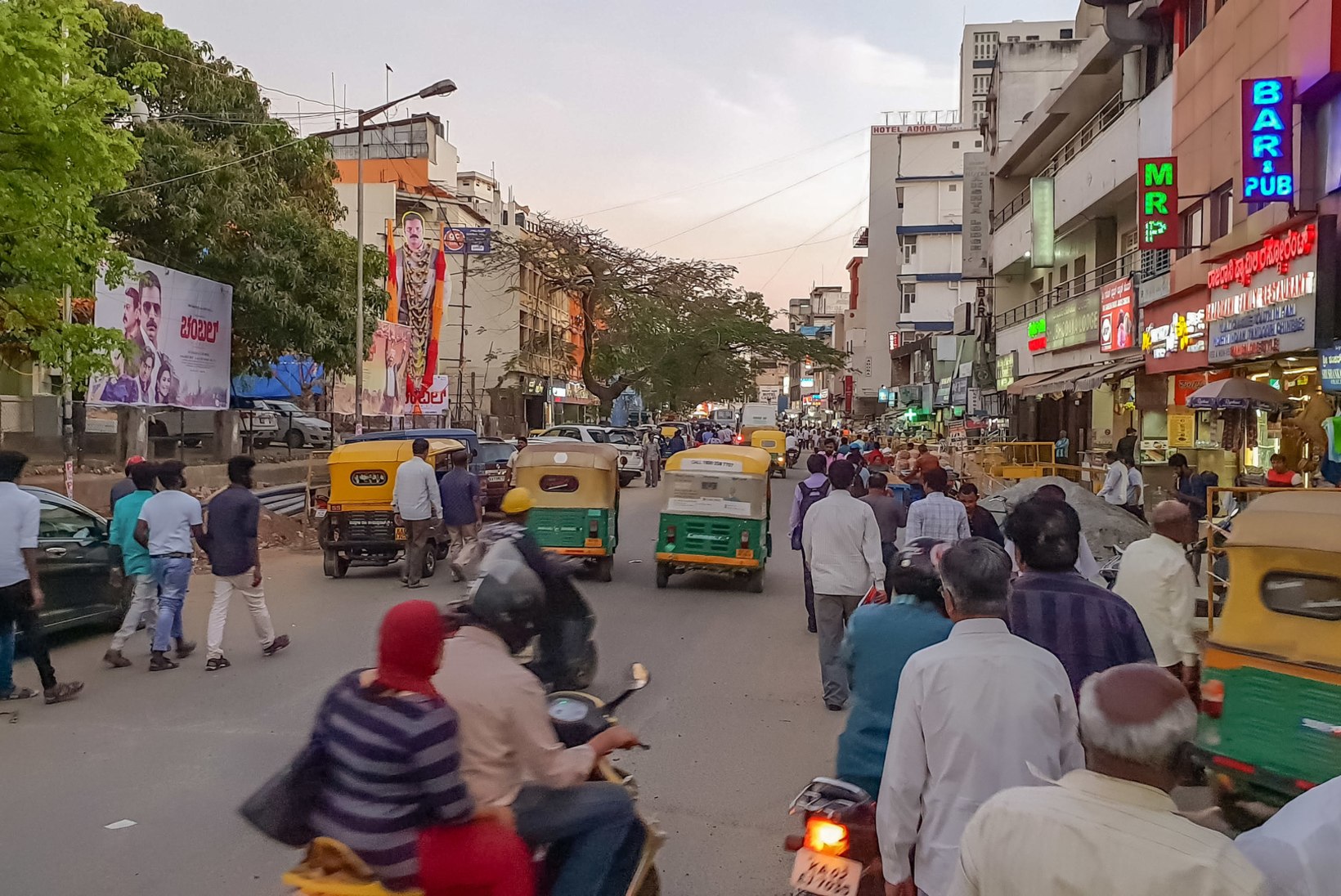 INDIA LÄÄNERANNIKUT AVASTAMAS: turistidest koormamata linnades tunned end nagu tõeline filmistaar