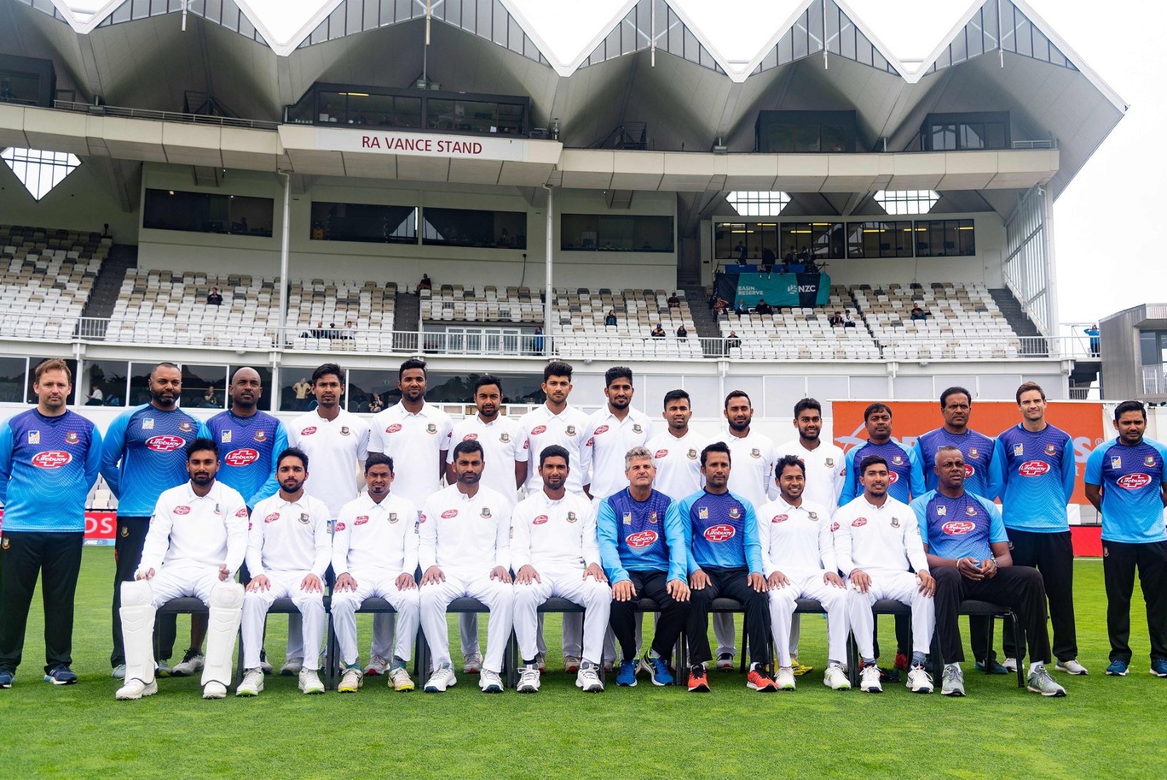Bangladeshi kriketikoondist lahutas Uus-Meremaa terroristi valangutest kolm minutit