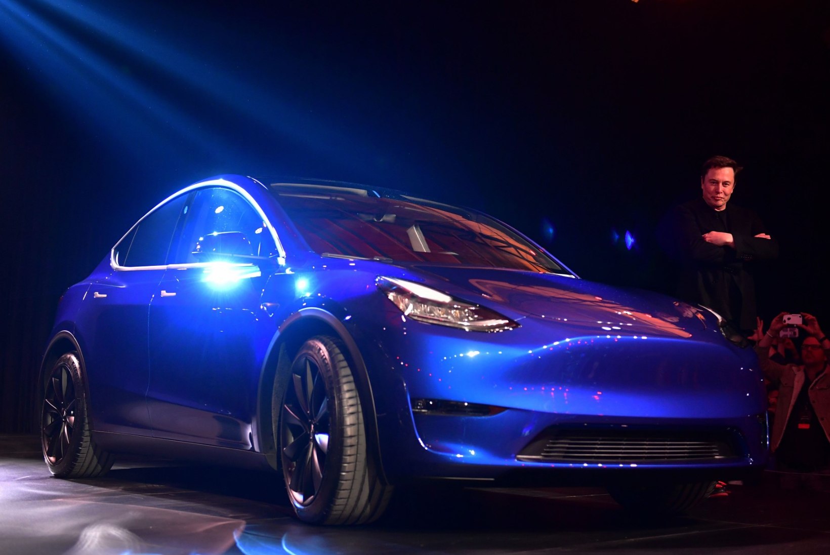 Tesla Model Y: kauaoodatud uustulnuk suudab sõita ühe laadimisega 480 km