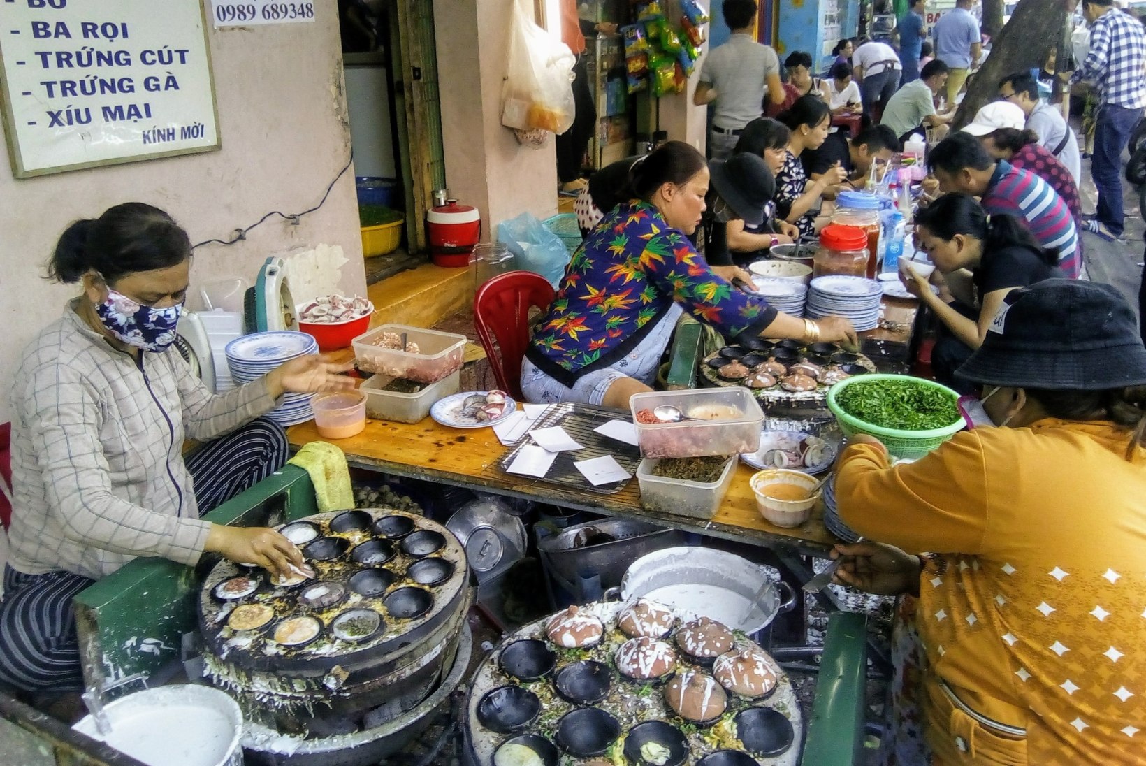 Eestlanna maitseelamused Vietnamis: lisaks suppidele-kookidele olen krõbistanud grillitud siidiussi ja järanud vintskevõitu krokodilli 