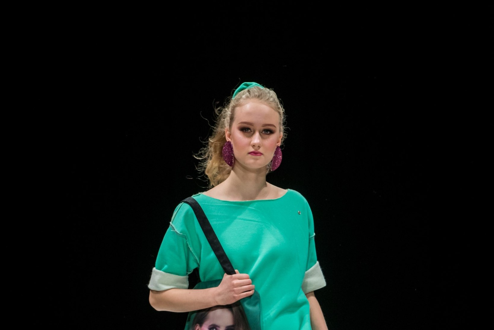 TFW 2019 | Marilin Sikkal armastab sportlikke rõivaesemeid ja efektseid 80ndate stiilis soenguid