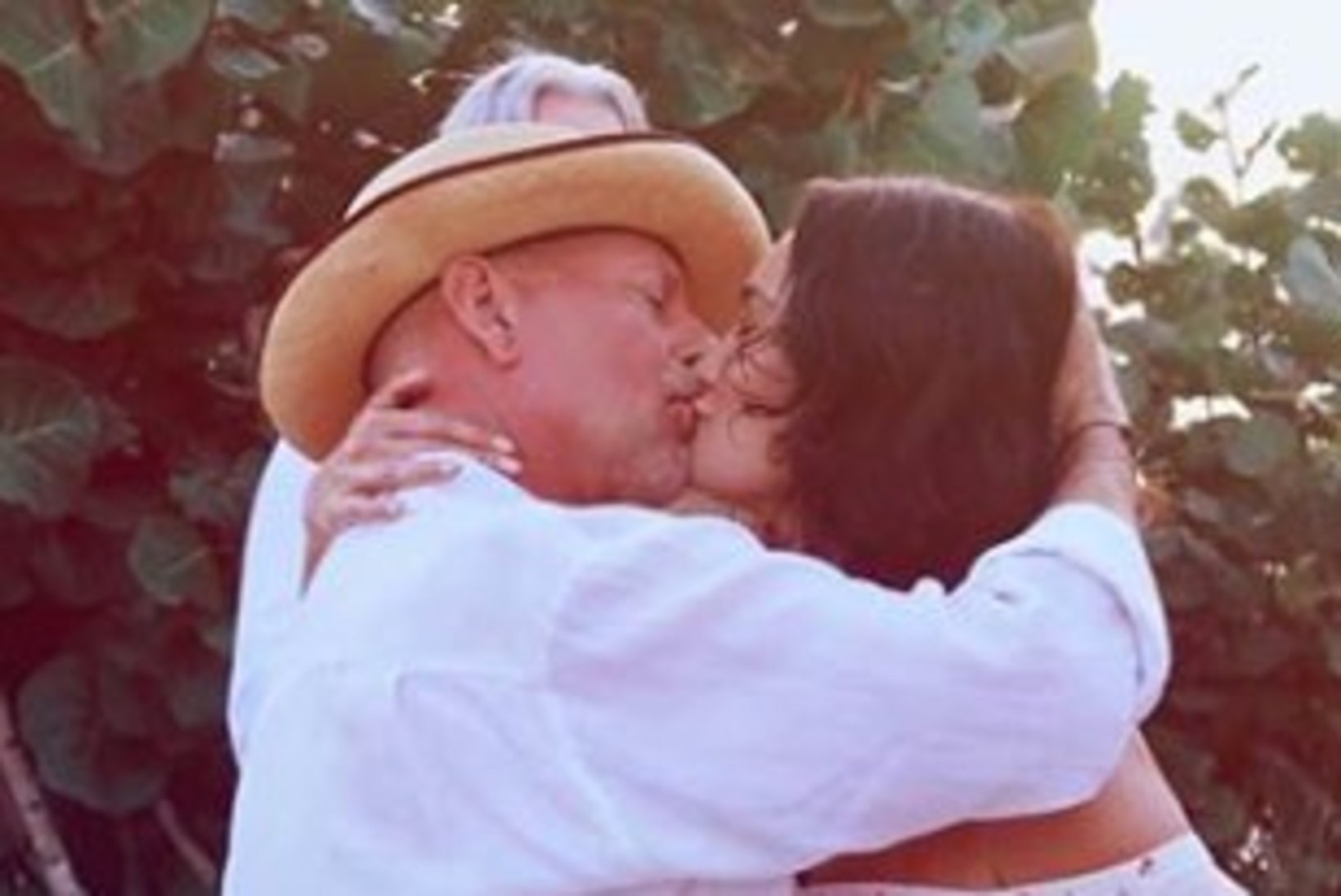 64aastane Bruce Willis abiellus uuesti