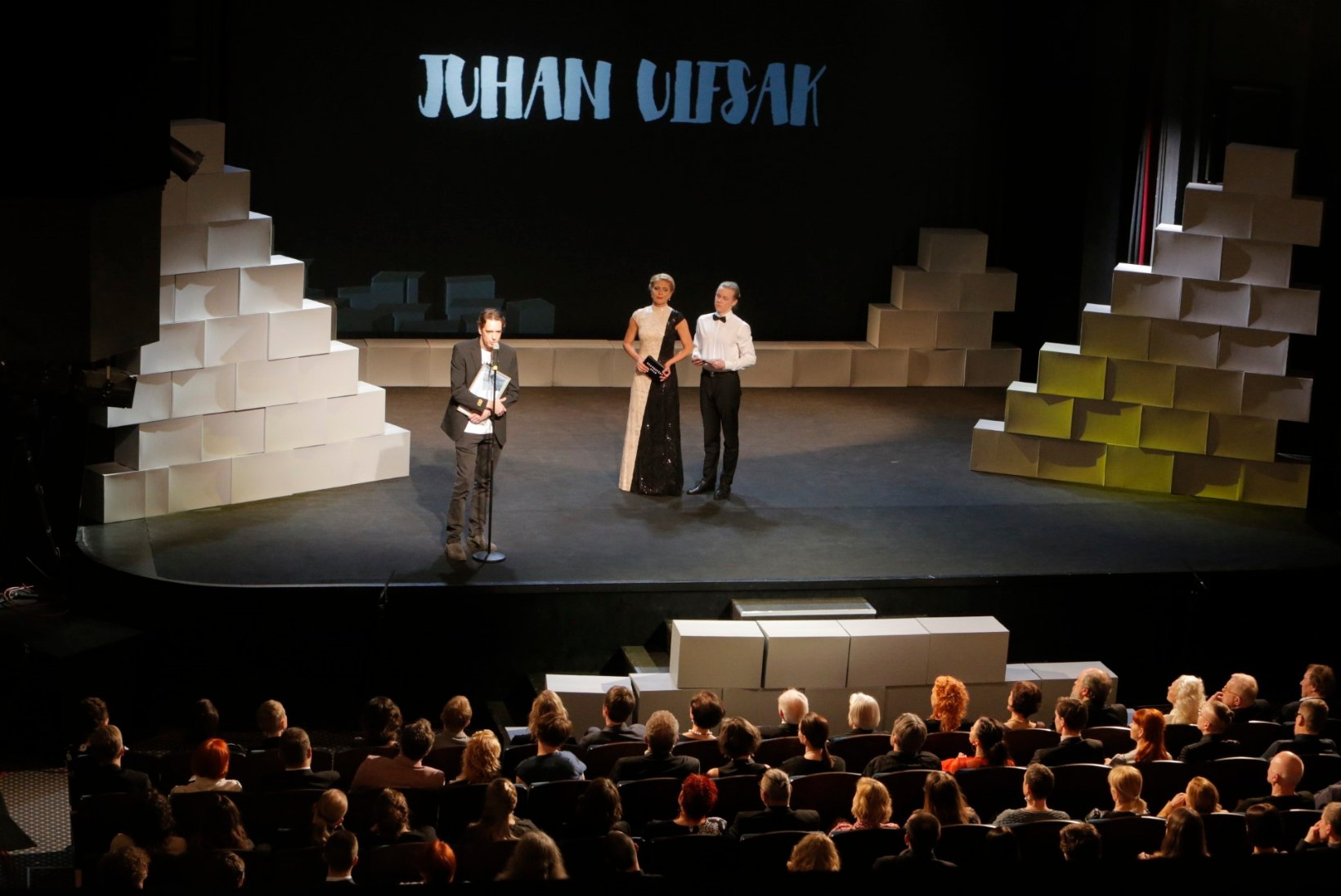 TSENSUUR?! ERR selgitab, miks lõigati teatriauhindade saatest välja Juhan Ulfsaki poliitiline hoiatus