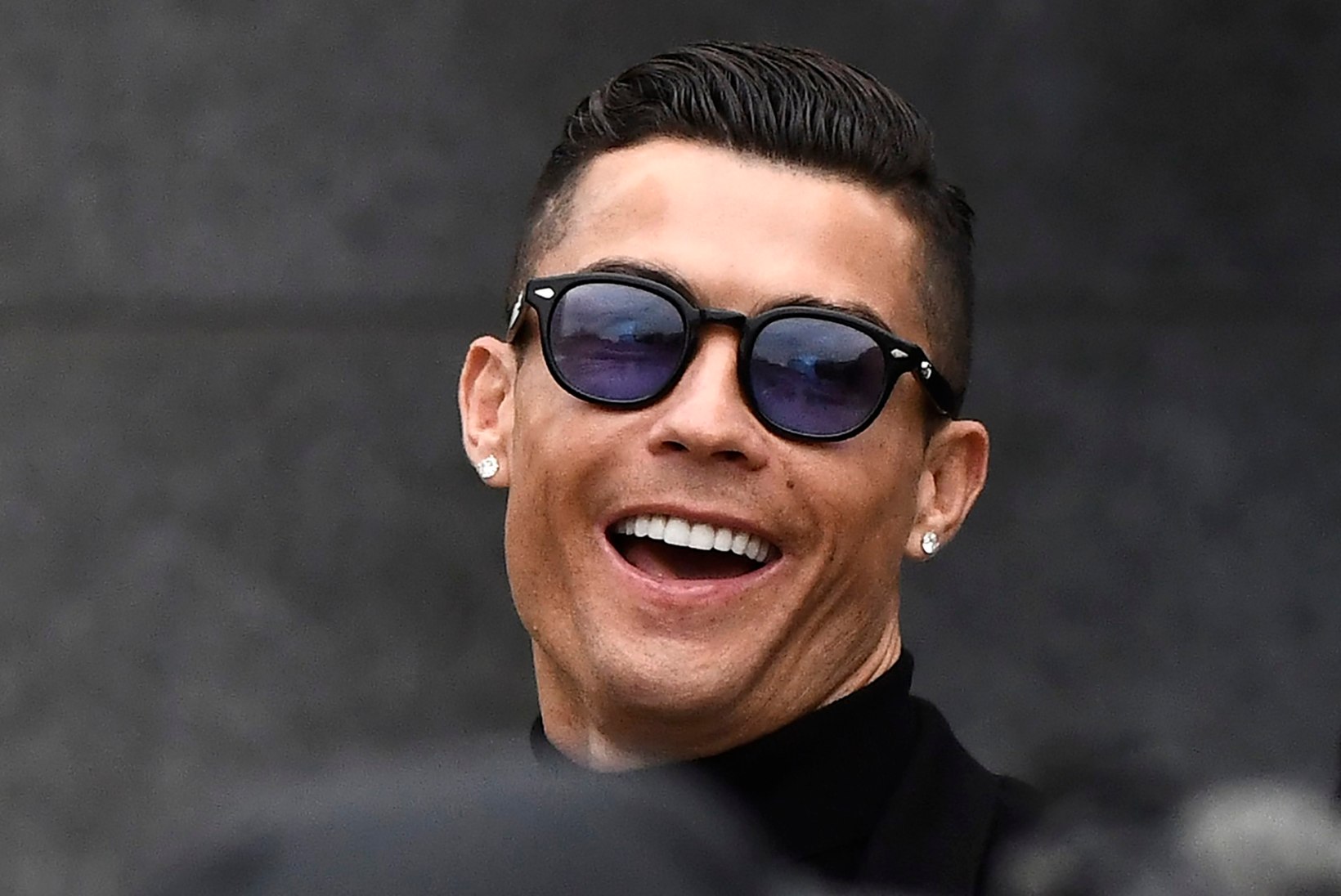 Poksitšempion tunnustab vägistamisskandaali kiuste naeratavat Ronaldot: ta on mentaalselt väga tugev