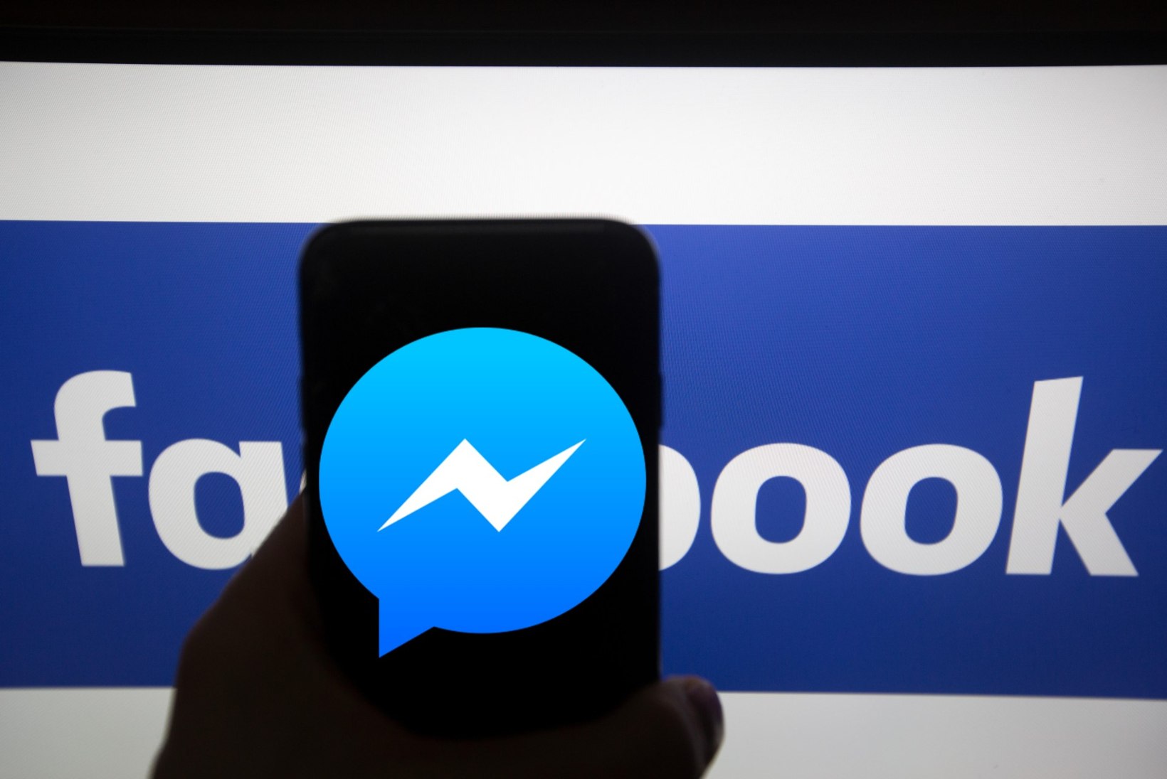 Facebook võimaldab nüüd Messengeri rakenduses tumedat režiimi kasutada