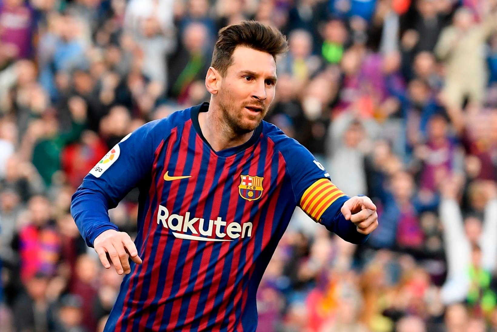 Jalgpallistaar Lionel Messi pidi kriitikalaine tõttu pojale aru andma 