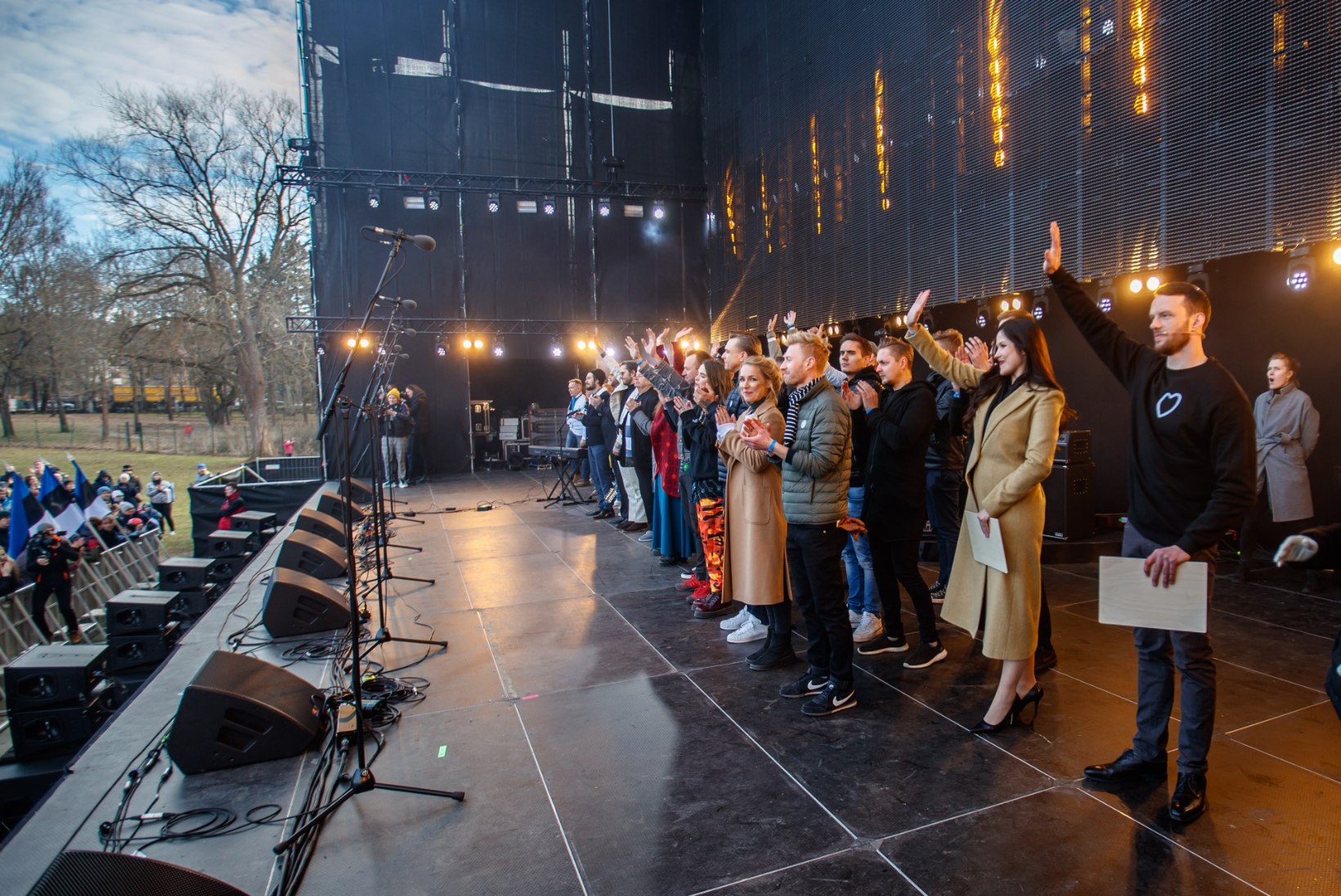 GALERII | Eesti artistide koorekiht ja tuhanded külalised: vaata, mis toimus lauluväljakul kontserdil „Kõigi Eesti Laul“!