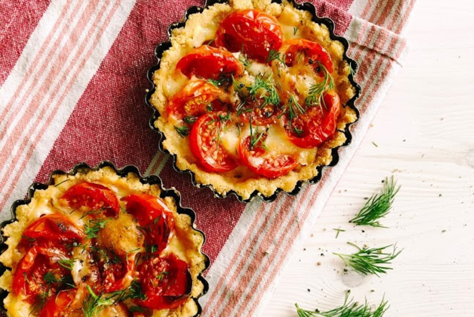 BLOGI | Lihtsalt valmivad tomati-juustu miniquiche'id