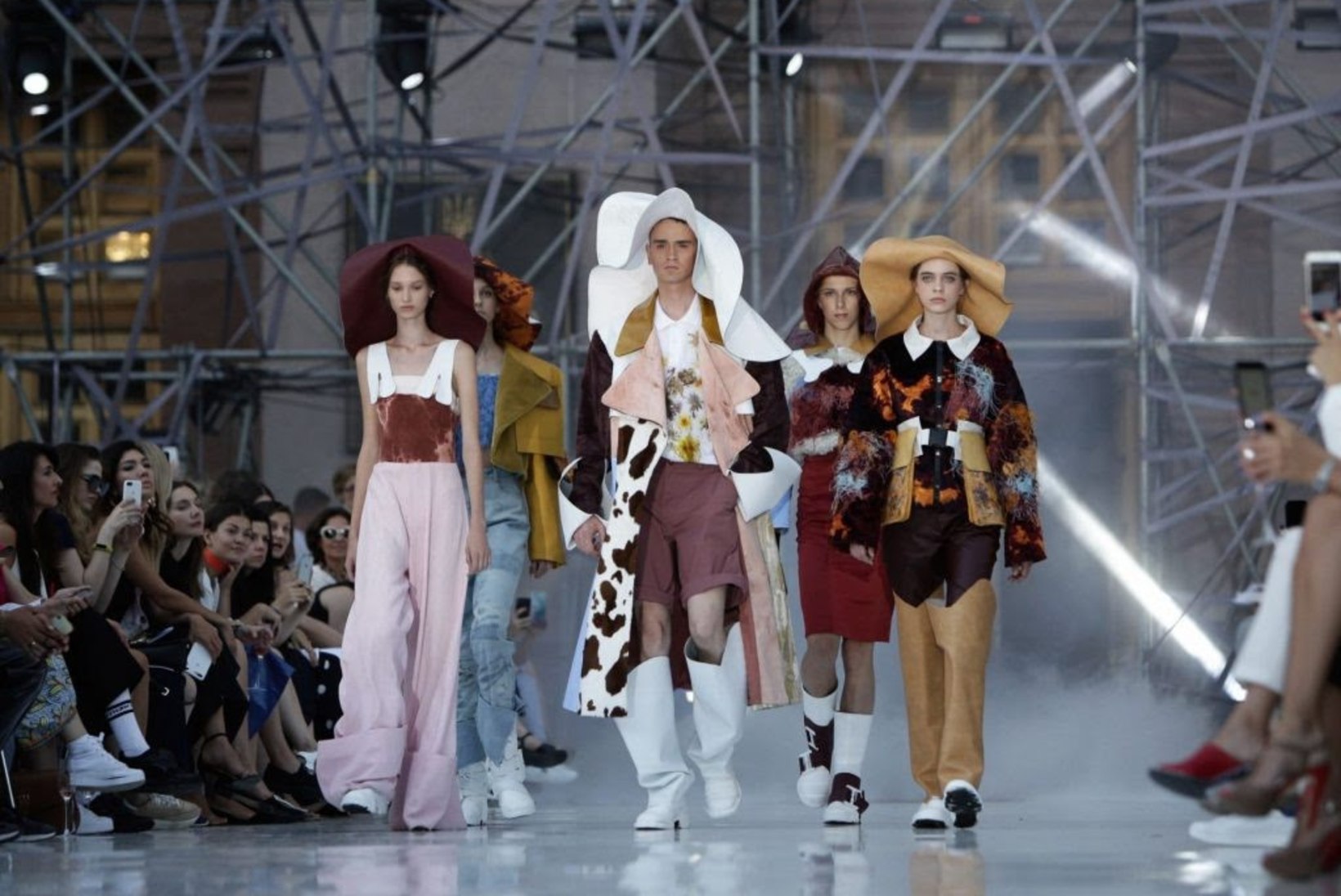 Estonian Fashion Festival aitab noortel disaineritel end tippu turundada