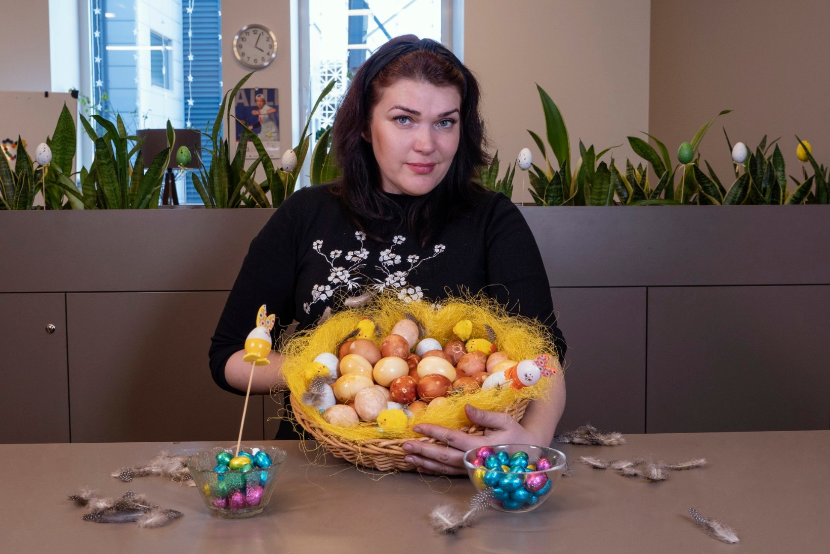 VIDEOEKSPERIMENT | Testime nippe, kuidas looduslikult mune värvida (+ milline muna üldse süüa ei kõlvanud!)