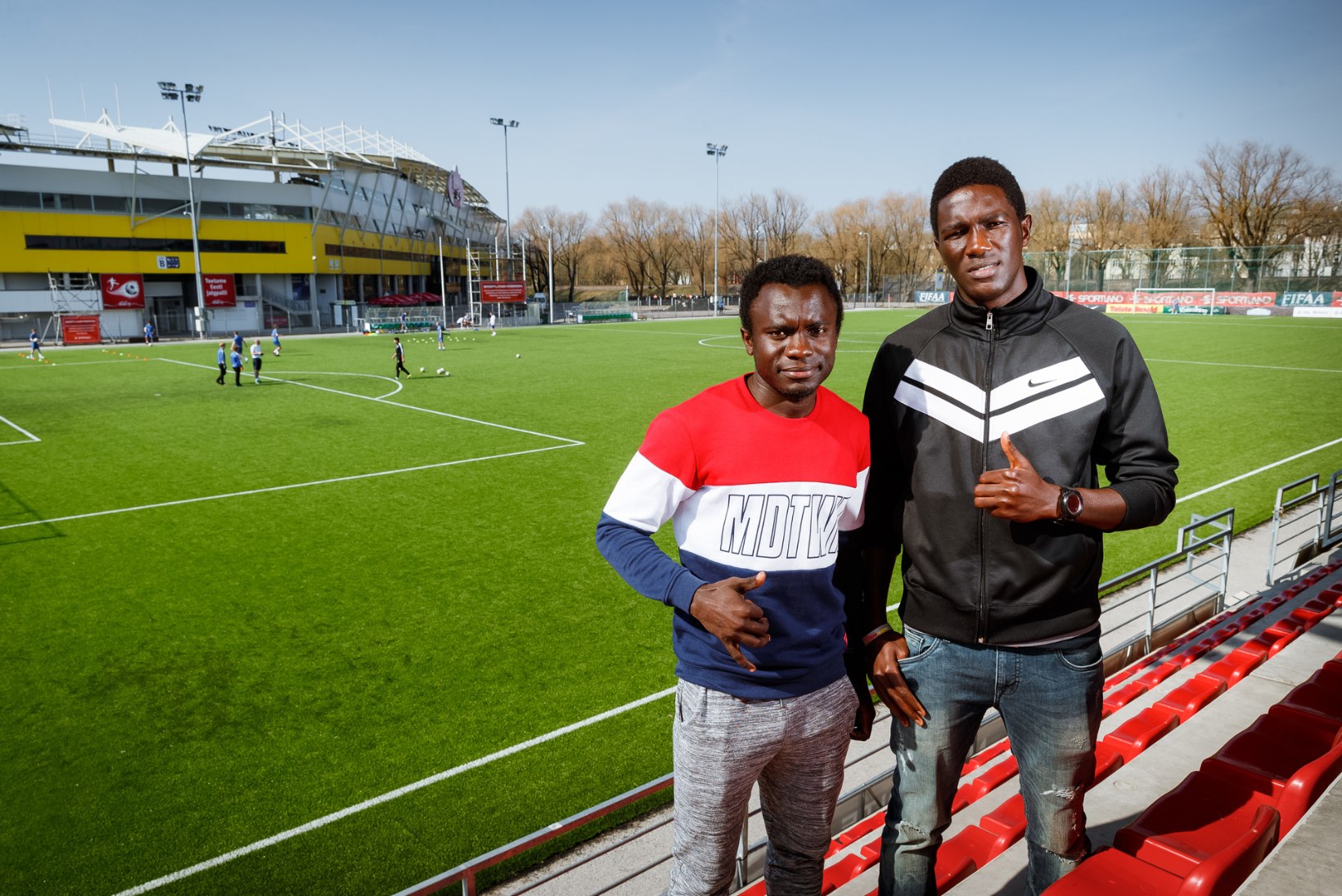 Paide gambialased valisid vaesusest pääsemiseks jalgpalli
