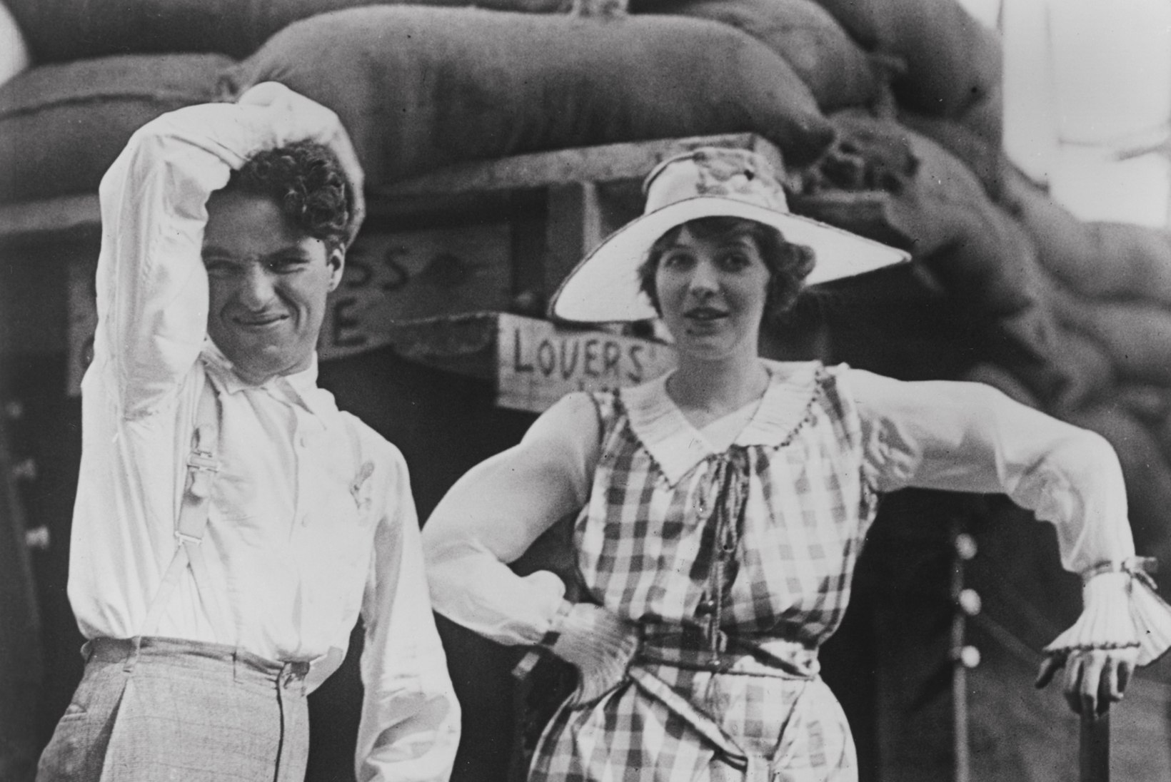 4 ABIKAASAT, 2000 ARMUKEST – plikademaias Charlie Chaplin ei usaldanud naisi
