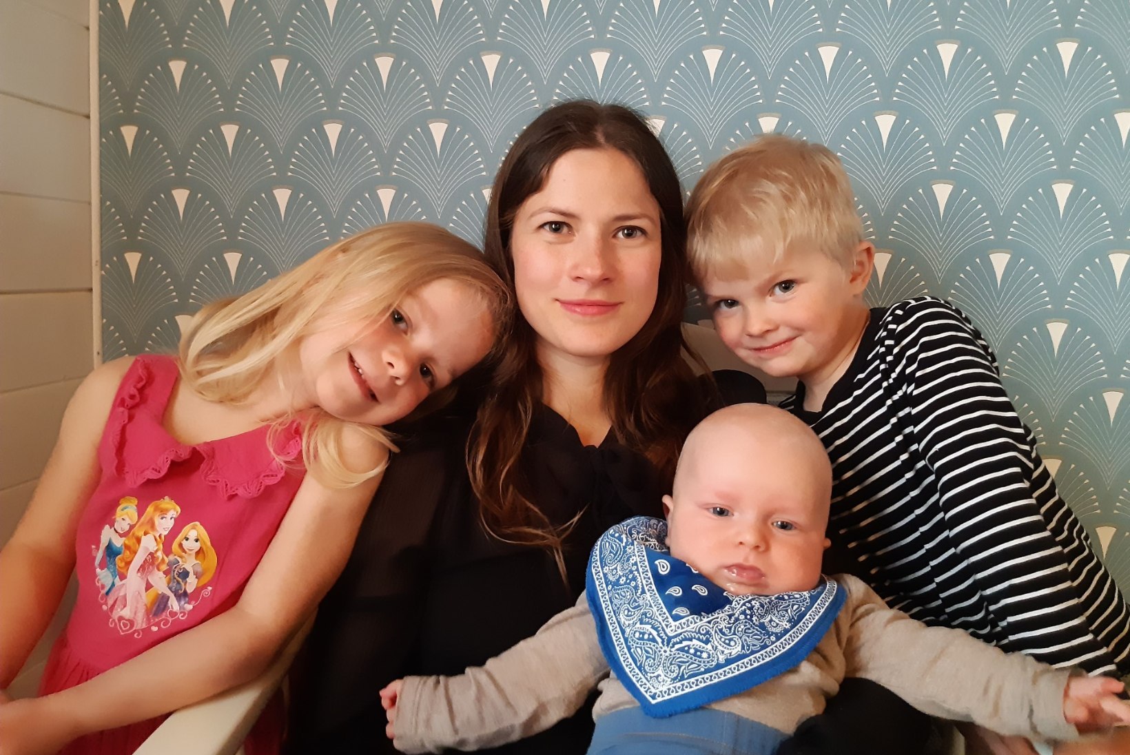 Emadepäev Eesti peres: pannkoogihommik, spordipäev ja lauamänguõhtu