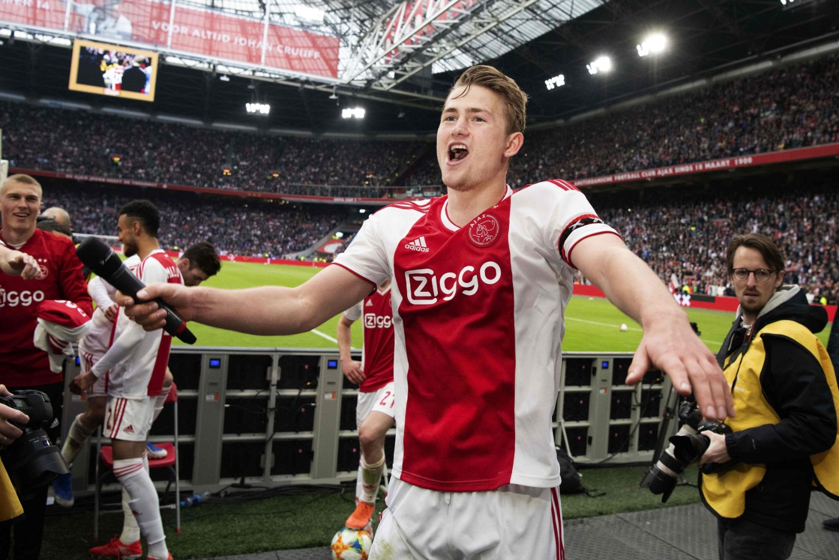 Manchester United loobus jabural põhjusel Ajaxi üliandeka kapteni jahtimisest