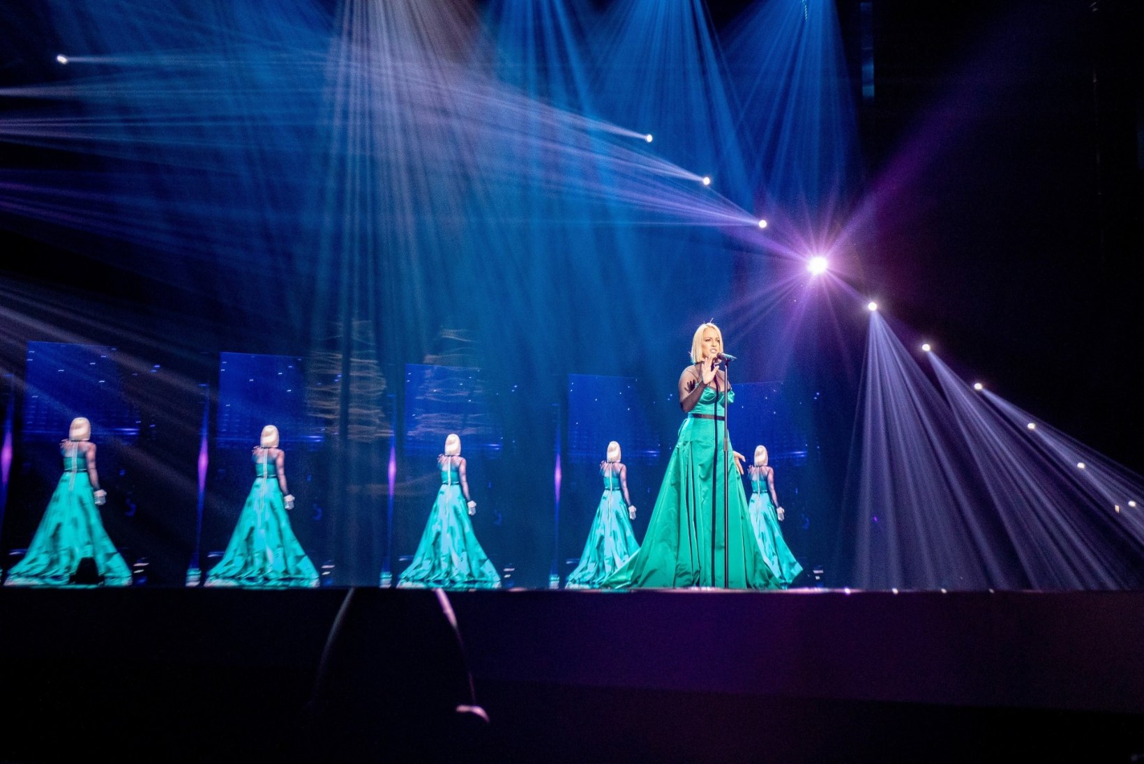 Leia kolm erinevust: Venemaa ja Põhja-Makedoonia Eurovisioni lavakujundused on nagu kaks tilka vett