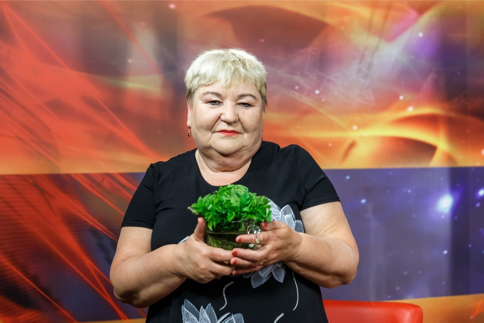 VIDEO | „PUUDUTA MIND“ 77. SAADE | Ravitseja Rutt Reits õpetab, milliseid taimi kevadel korjata ja viina sisse likku panna