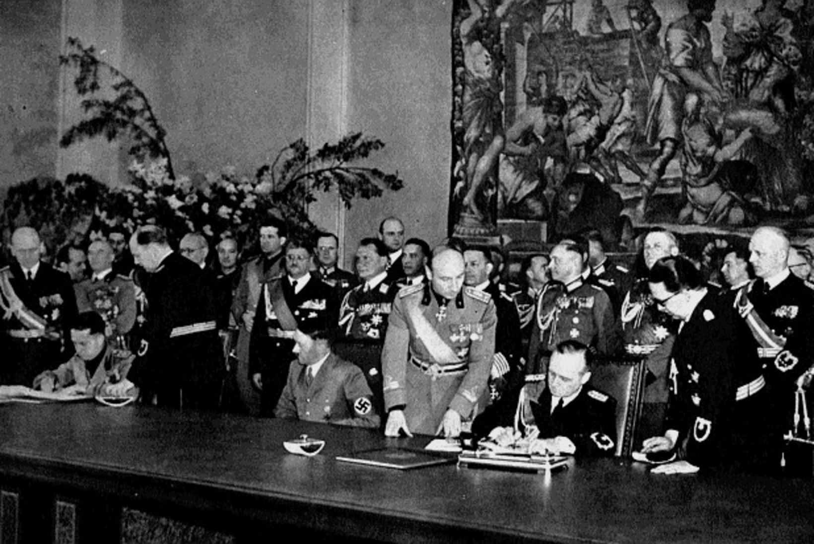 MINEVIKUHETK | 22. mai: Itaalia ja Saksamaa sõlmisid Teraspakti