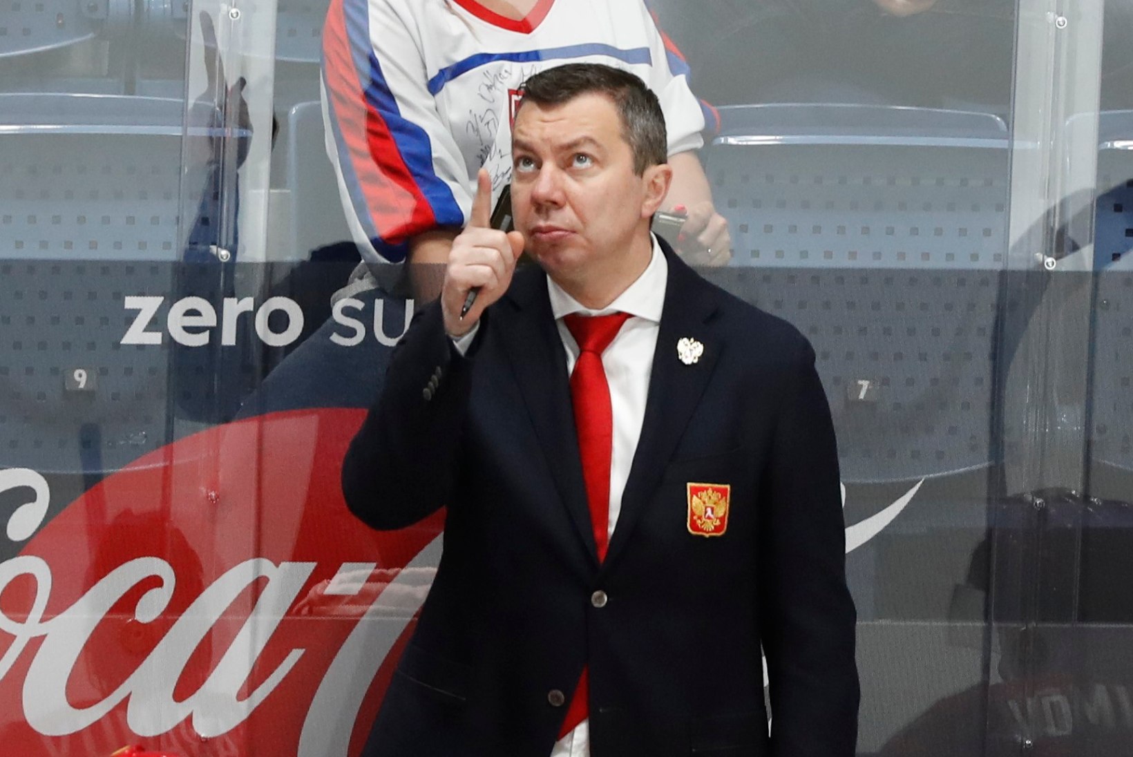 Vene hokikoondises möllavad kired, aga treenerit ei vallandata