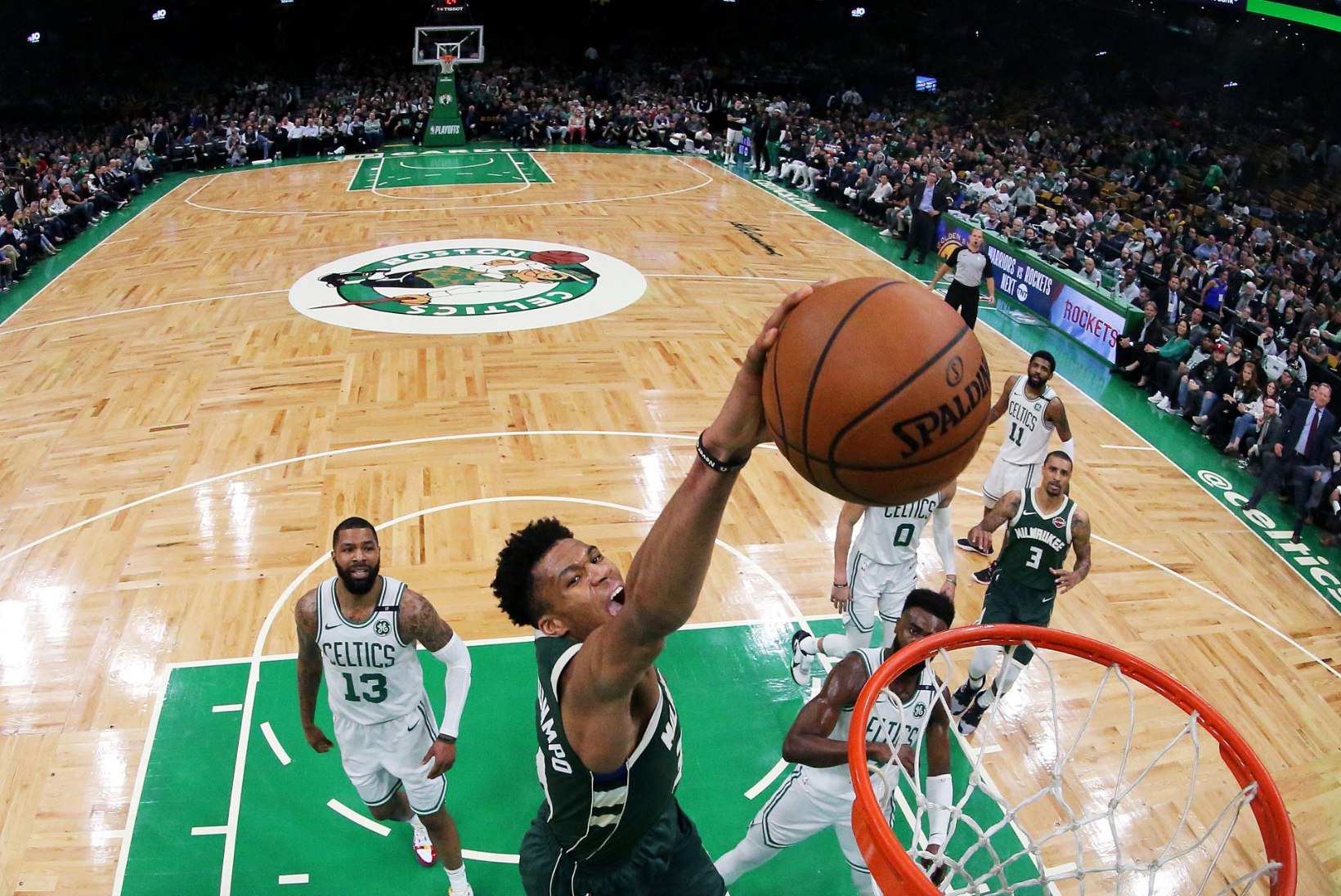 VIDEO | Pidurdamatu Antetokounmpo lükkas Celticsi väljakukkumise äärele, Harden karistas Warriorsi