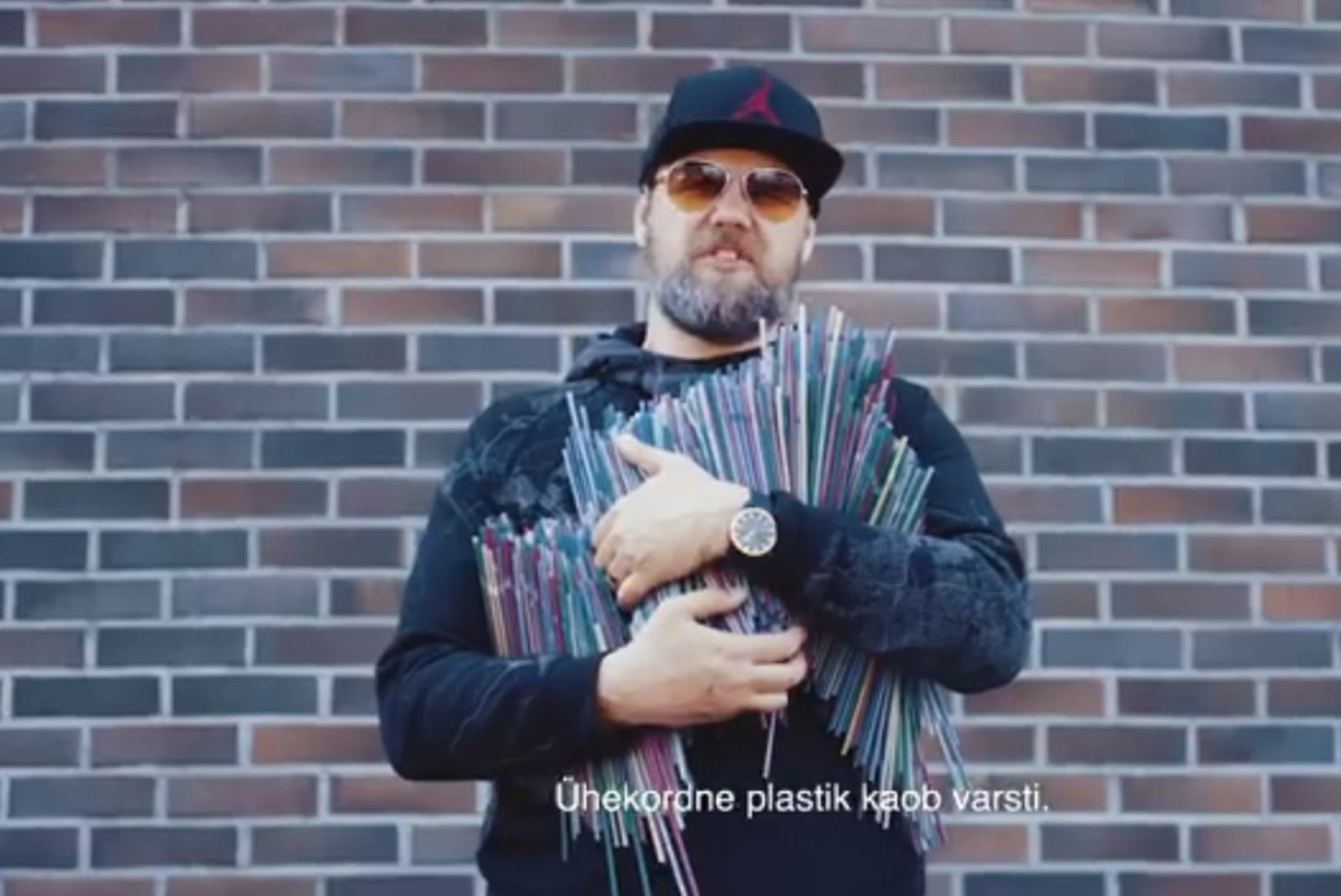 VIDEO | VÕTA EESKUJU! 5MIINUST, Genka ja Laura Põldvere kutsuvad inimesi üles loobuma plastikkõrtest