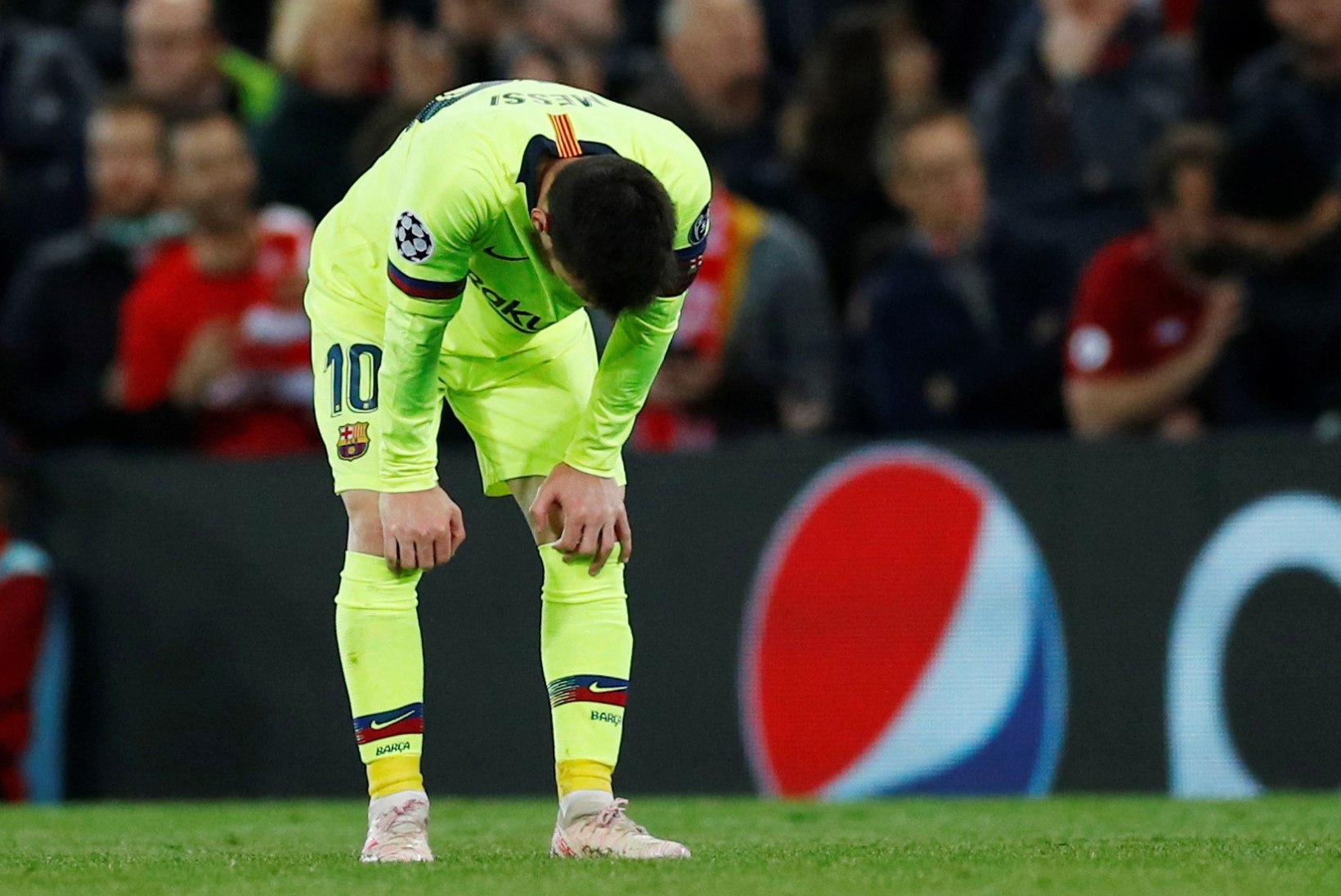 TOHOH! Lionel Messi jäeti pärast hävitavat Meistrite liiga kaotust meeskonna bussist maha