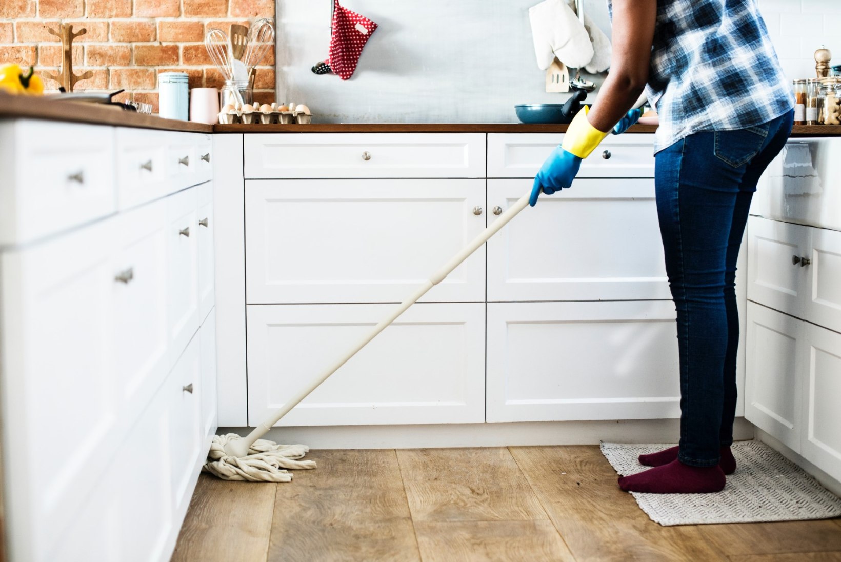 Juunikuu kodutööde spikker: puhasta ja korrasta WC, vannituba ja saun 