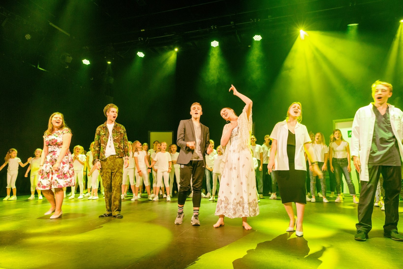 FOTOD PROOVIST | Hanna-Liina Võsa ja Märt Agu panevad uues muusikalis 100 last tantsima: „See pole üldse raske!“