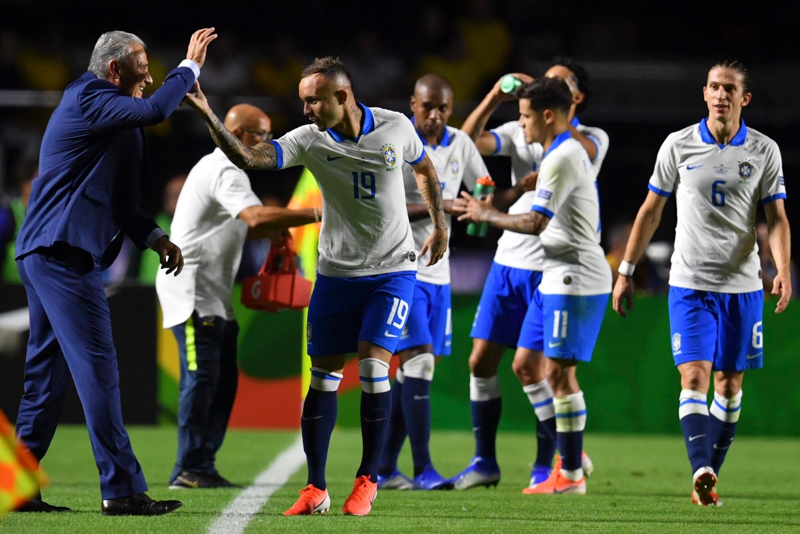 Kannatamatu kodupublik vilistas Copa Americat võidukalt alustanud Brasiilia välja
