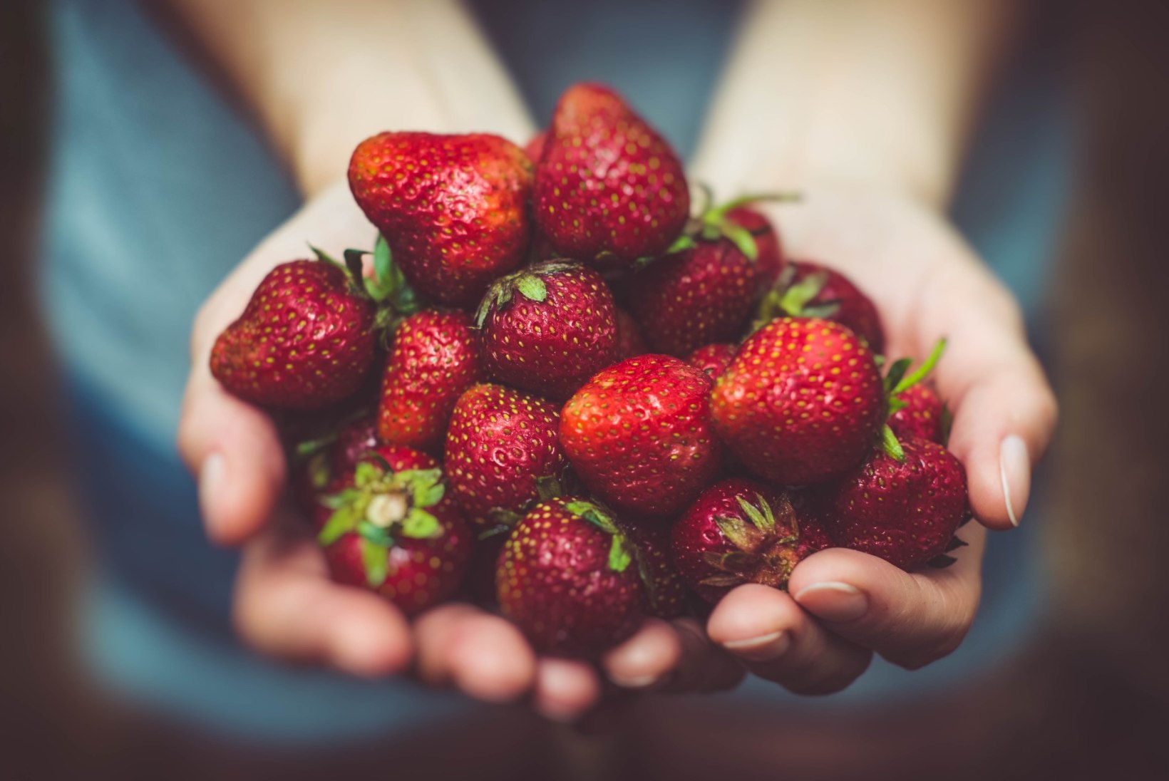 Imelihtne ilunipp: värskendav maasikatega näomask, mis paneb naha särama