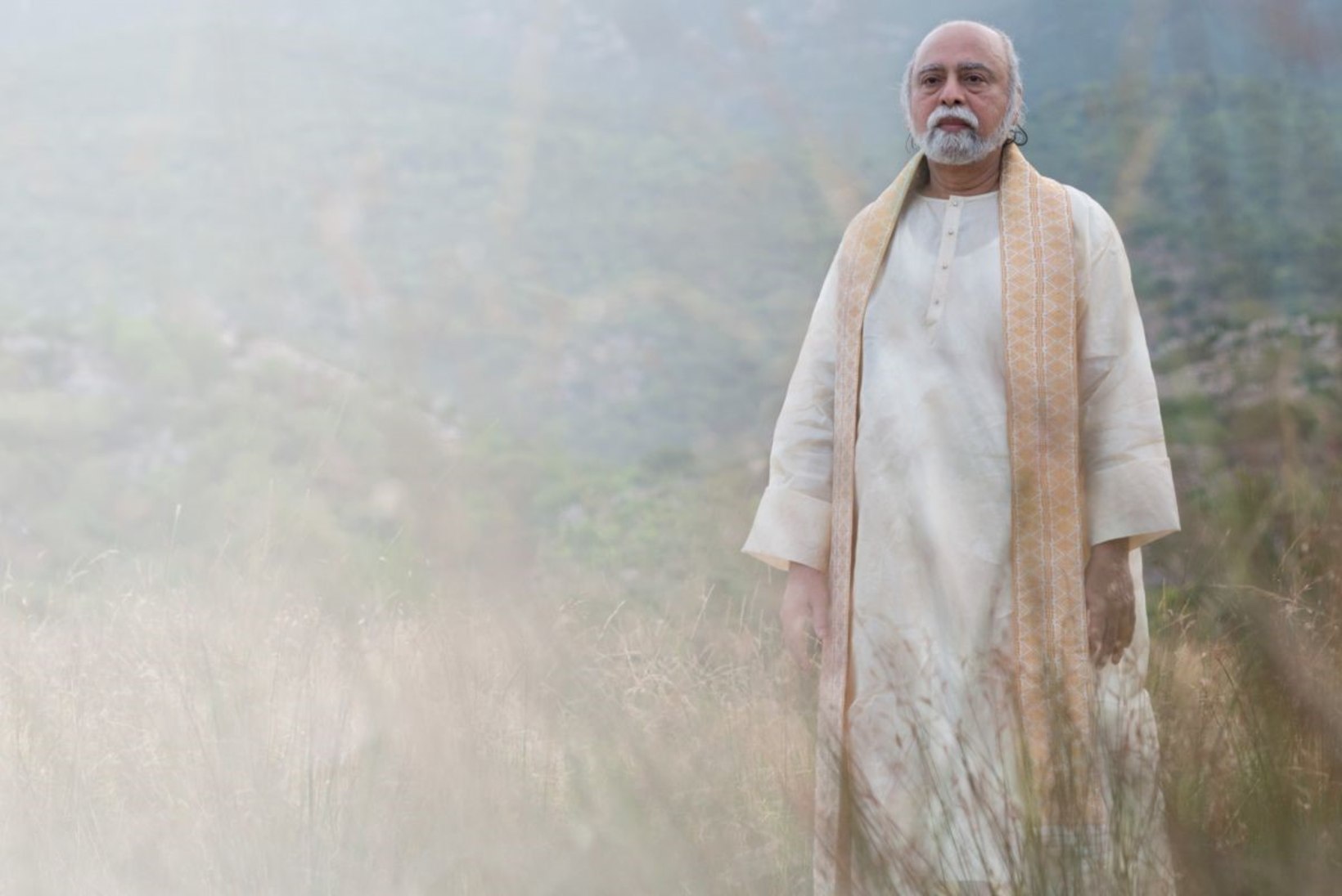 „PUUDUTA MIND“ | India vaimne õpetaja Sri Bhagavan: valgustumisega kaovad rahvused, meist saab üks pere