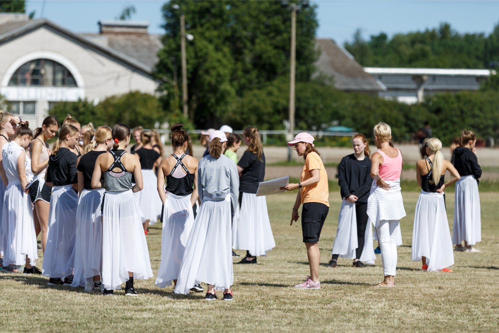 GALERII | Tallinnas hakati tantsupeoks valmistuma