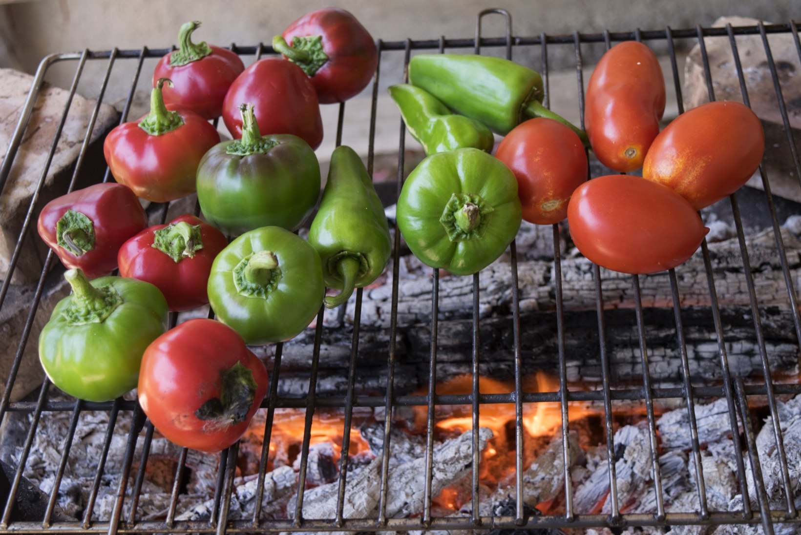 LIHTNE, AGA MAITSEV: nipp, kuidas teha grilli peal imehead salsat
