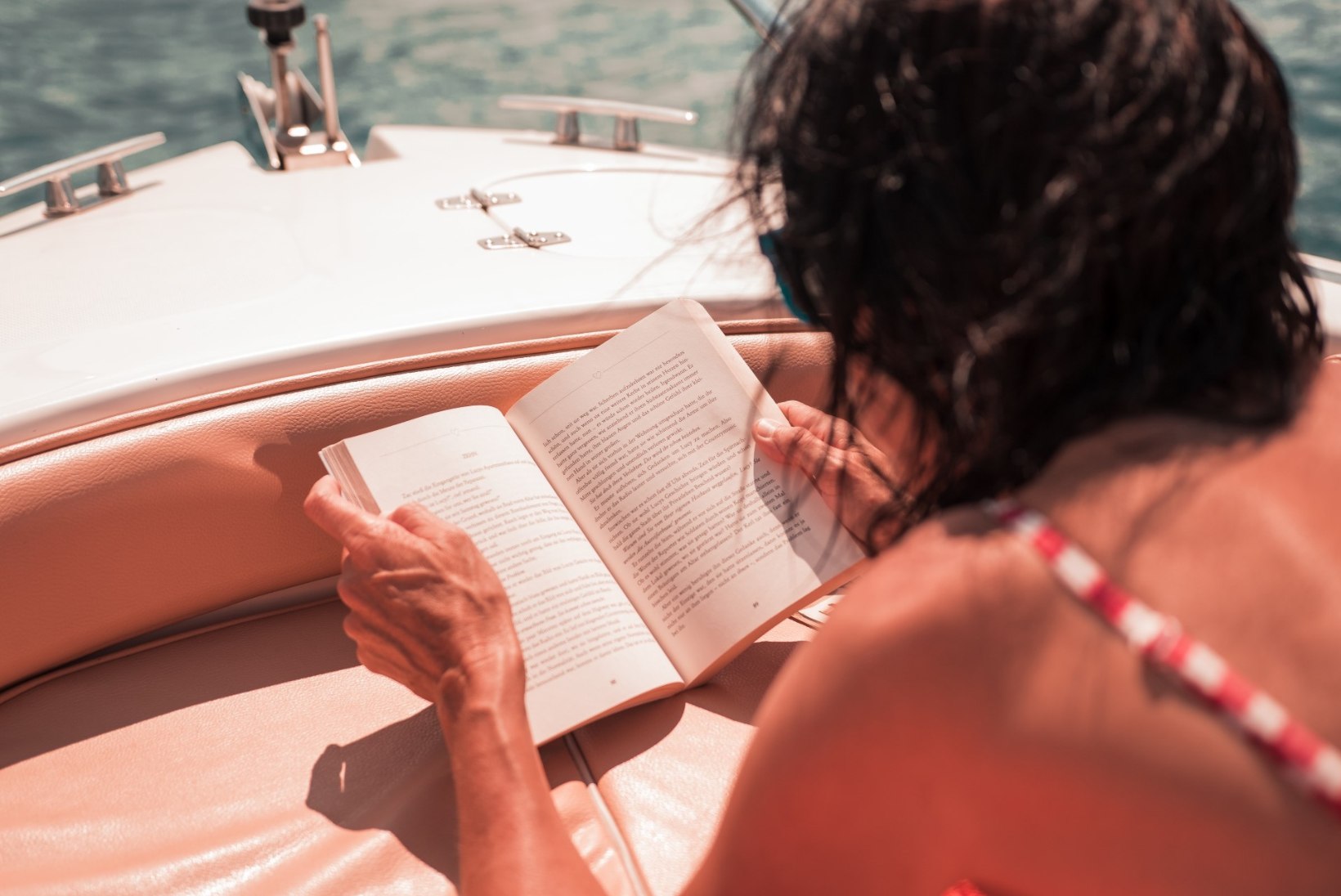 10 raamatut, mida võiksid suvepuhkuse ajal kindlasti lugeda!