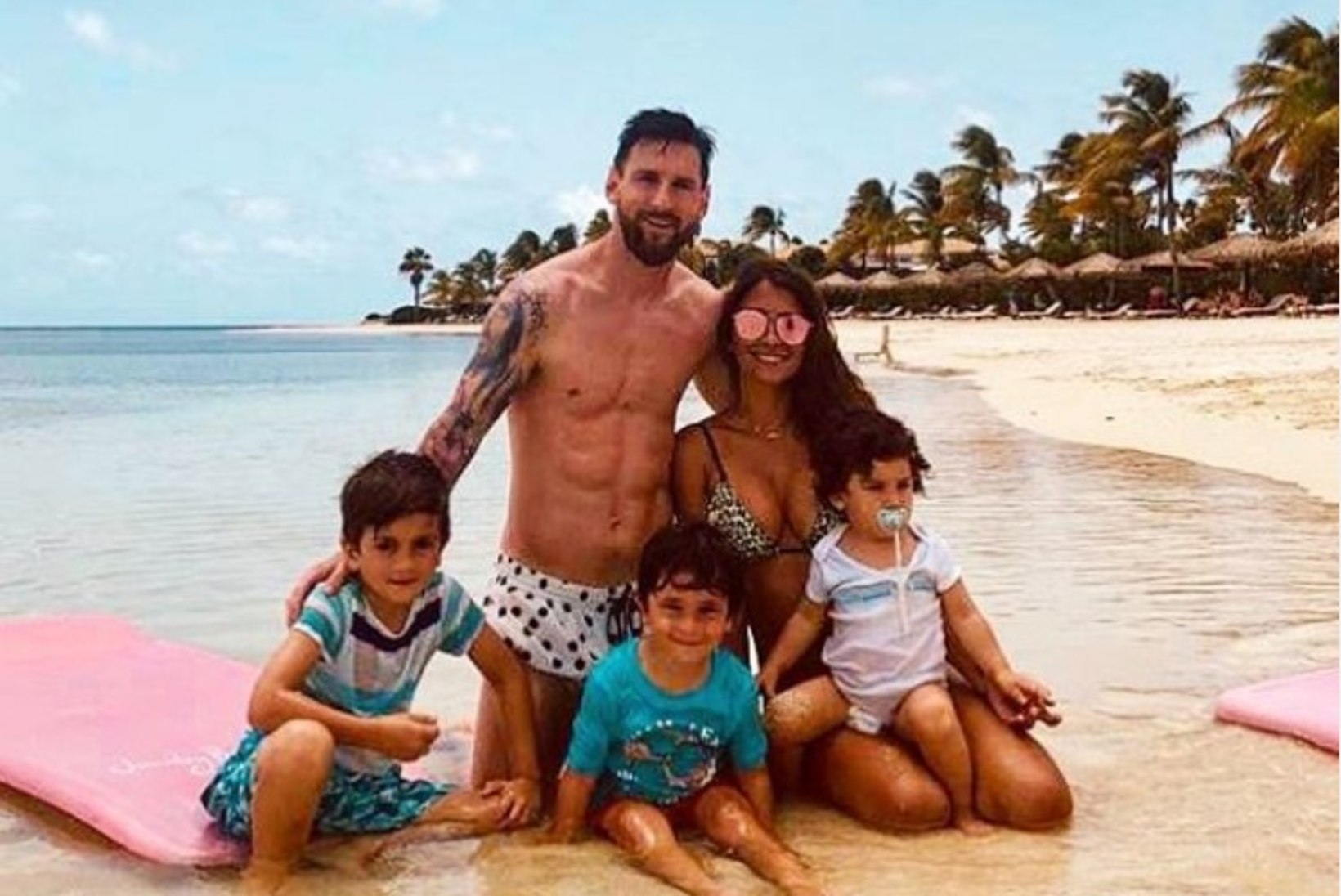 GALERII | TERVITUSED PALMISAARELT! Lionel Messi veedab romantilist puhkust hiiglasliku hinnasildiga villas
