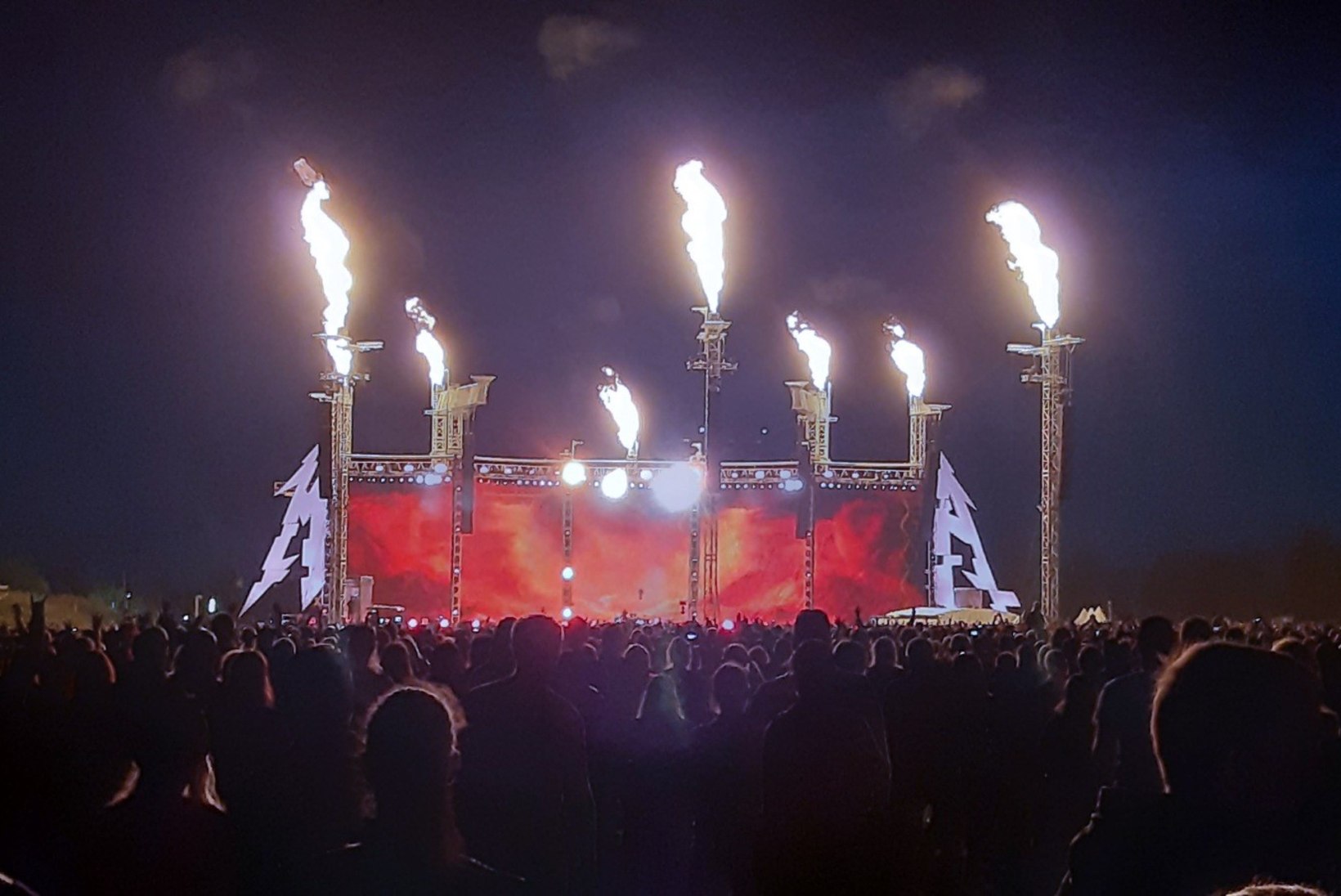 Vau, mis mass! Korraldaja jagas Metallica Tartu kontserdist vägevaid pilte