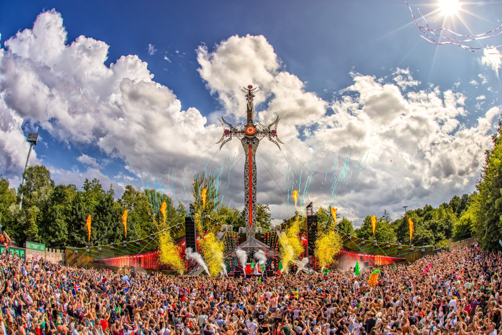 Kristjan Hirmo väisas üht maailma suurimat muusikafestivali Tomorrowland: sõnadega on seda sündmust raske kirjeldada