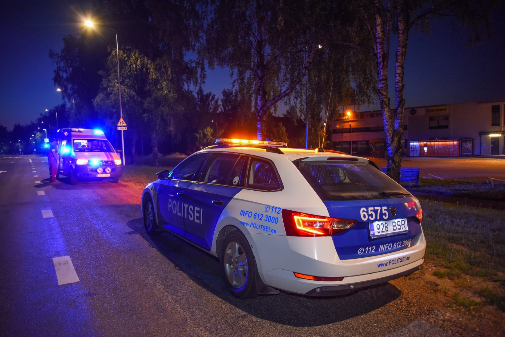 GALERII | Folgiöö tõi Viljandis kaasa kummalise avarii