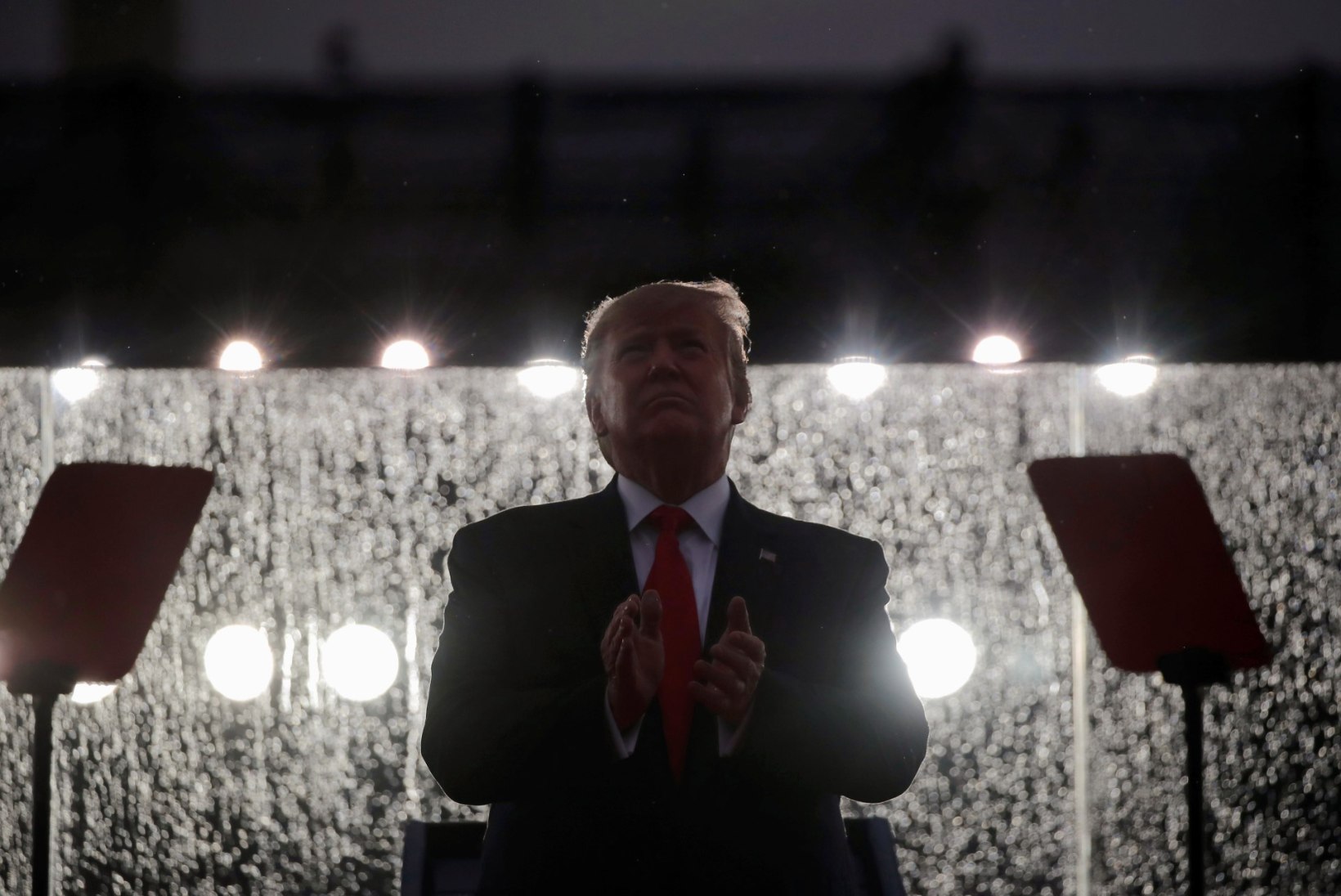 USA ISESEISVUSPÄEV: Donald Trump tõi Washingtonis tankid tänavatele