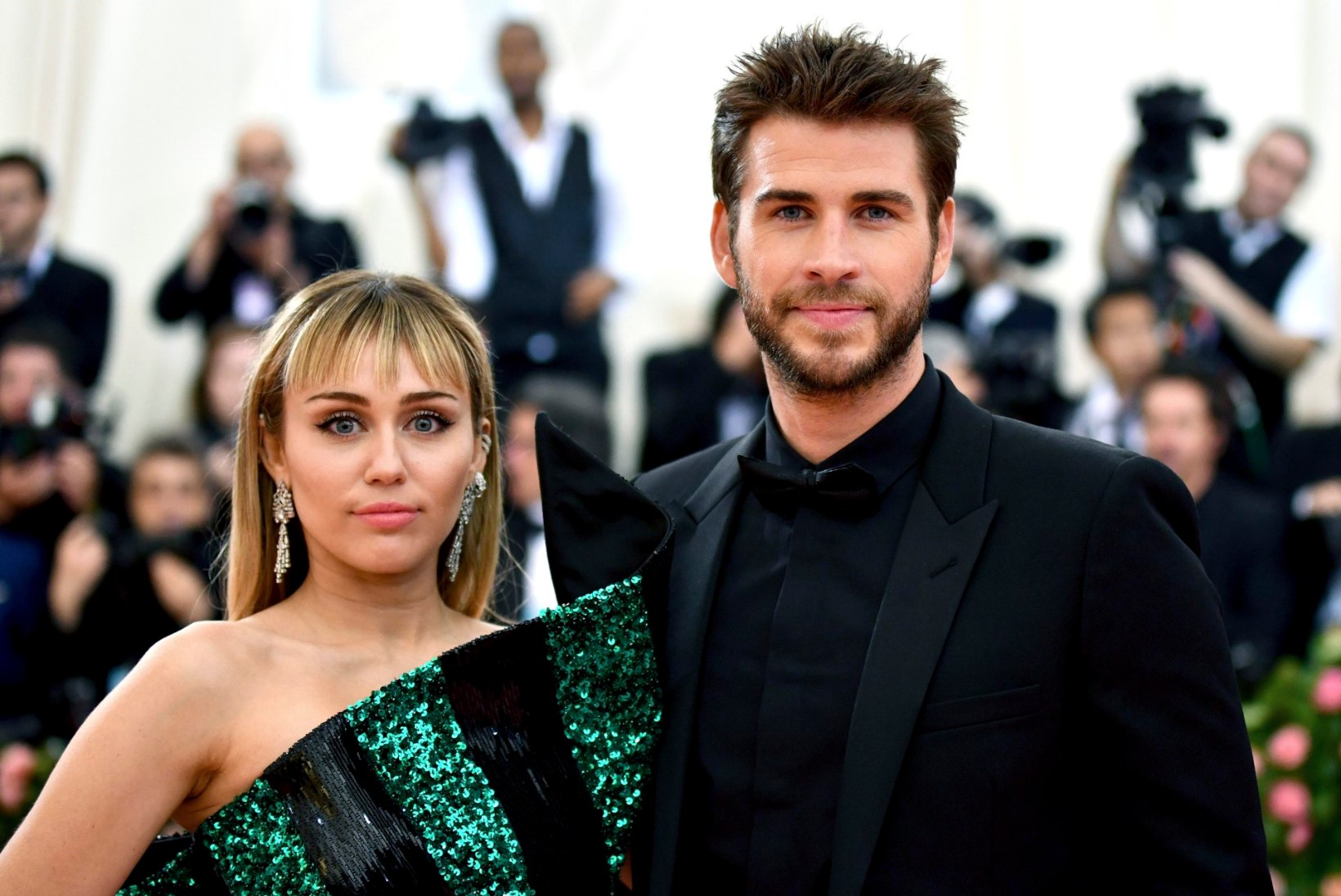 Miley Cyrus ja Liam Hemsworth ei kiirustagi lahutama?
