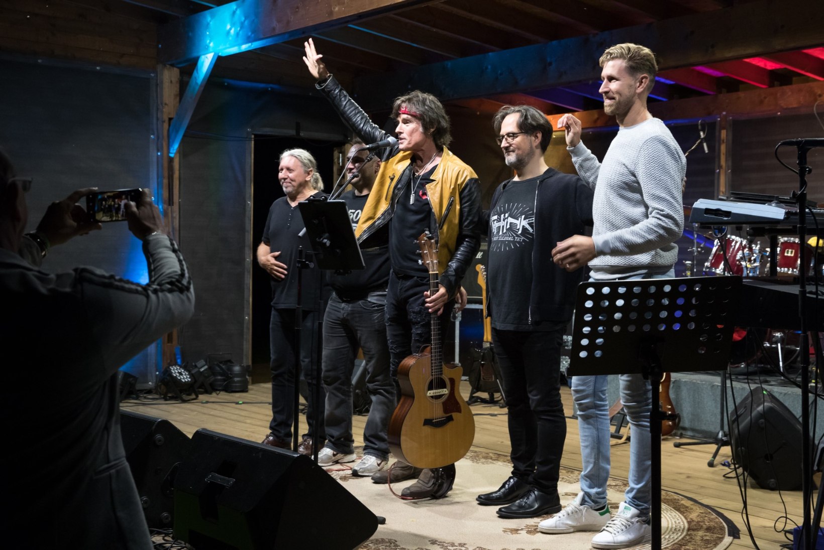 GALERII | Ronn Moss andis taas Eestis kontserdi