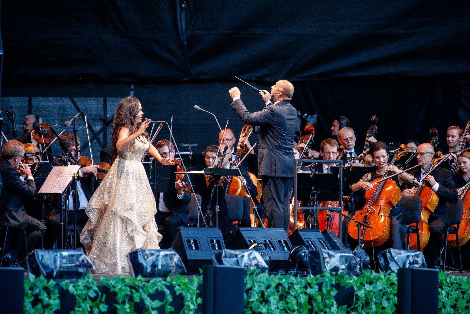 GALERII | Andrea Bocelli andis Tallinna lauluväljakul kontserdi