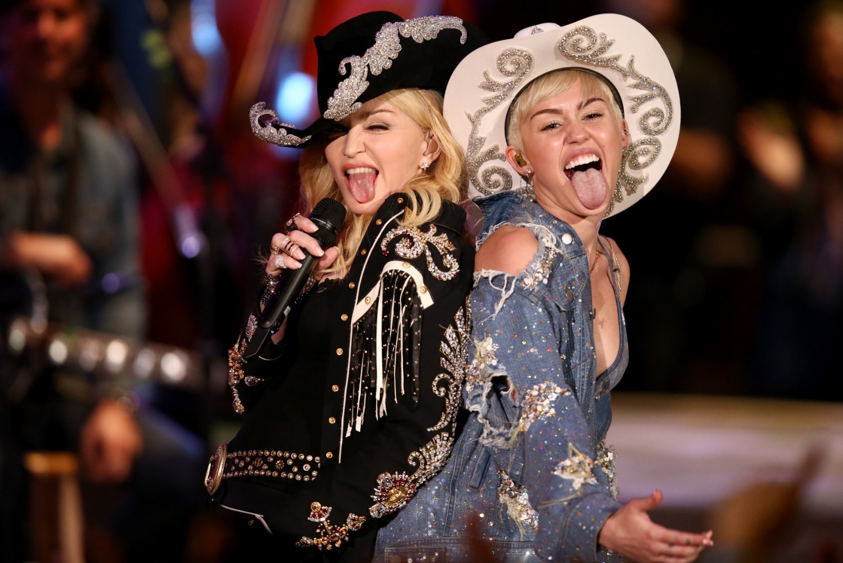 Madonna kaitseb noort kolleegi Miley Cyrust 