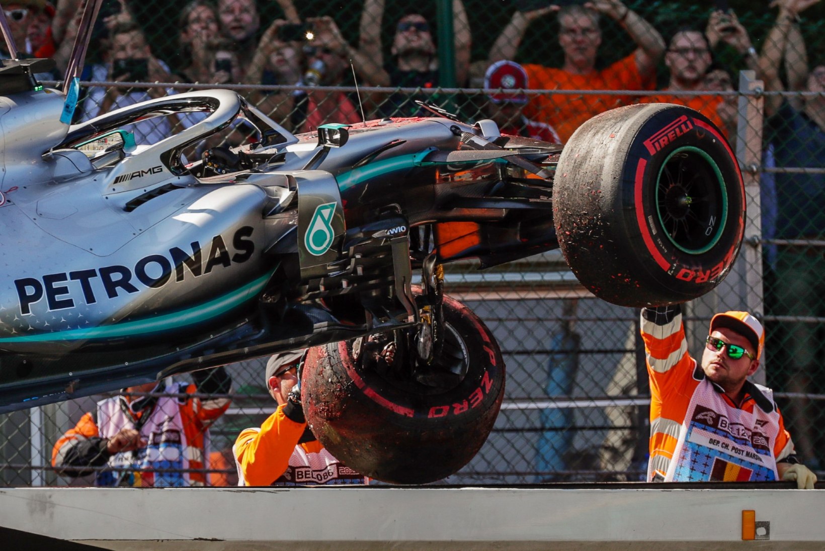 VIDEO | Vabatreeningul seina sõitnud Hamilton pidi kvalifikatsioonis tunnistama Ferraride paremust